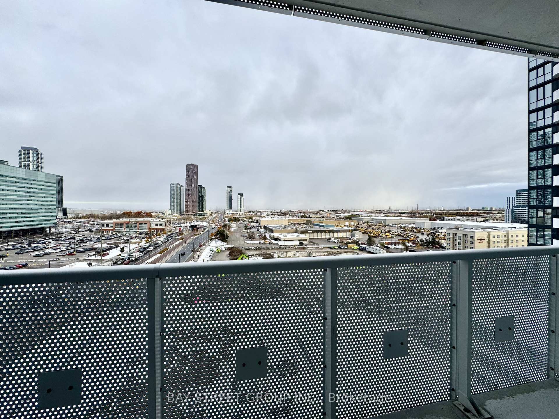 Photo 11 of Unit 1007, 8 Interchange Way, Vaughan, Vaughan Corporate Centre — HOMEH
