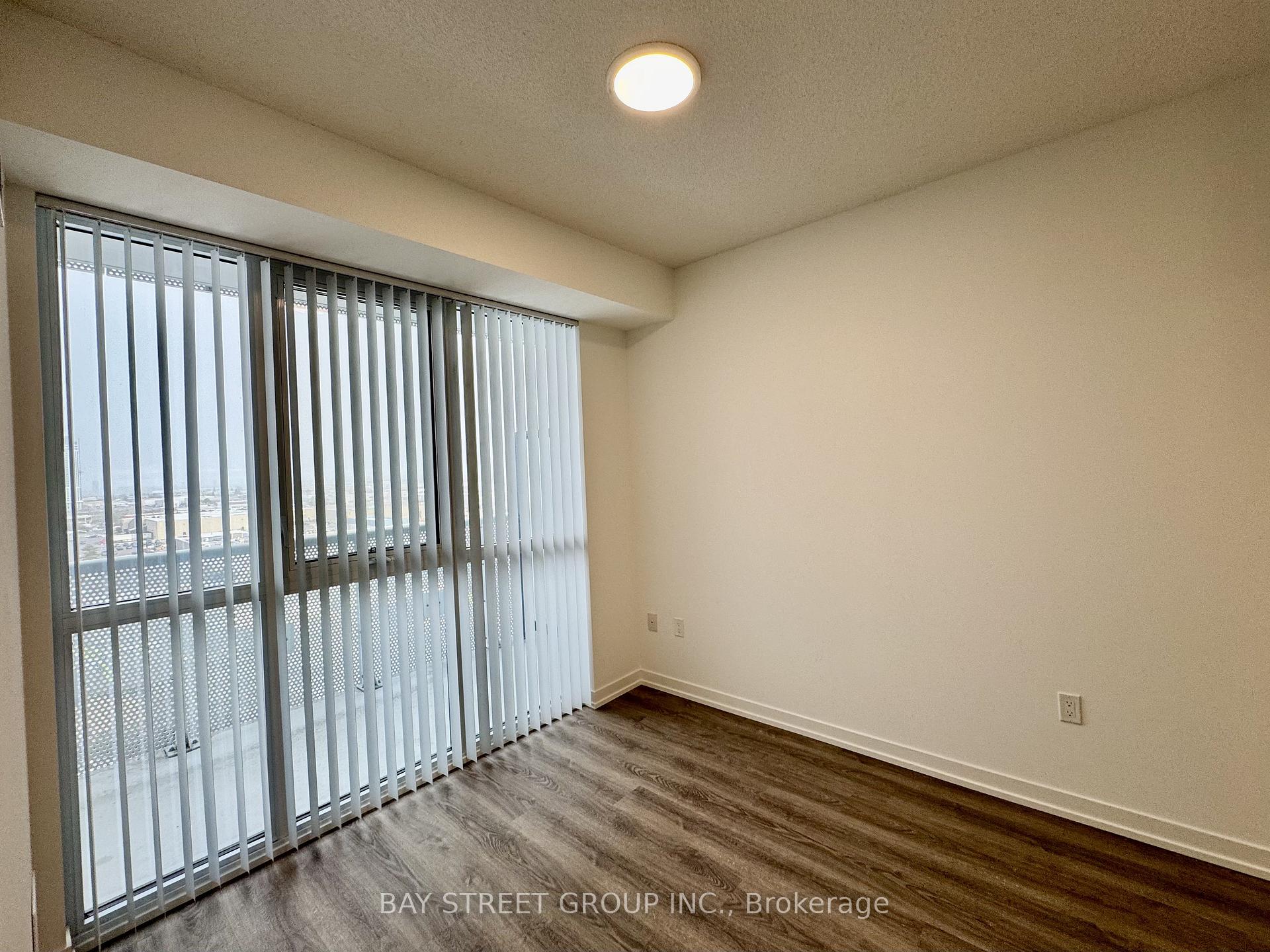 Photo 14 of Unit 1007, 8 Interchange Way, Vaughan, Vaughan Corporate Centre — HOMEH