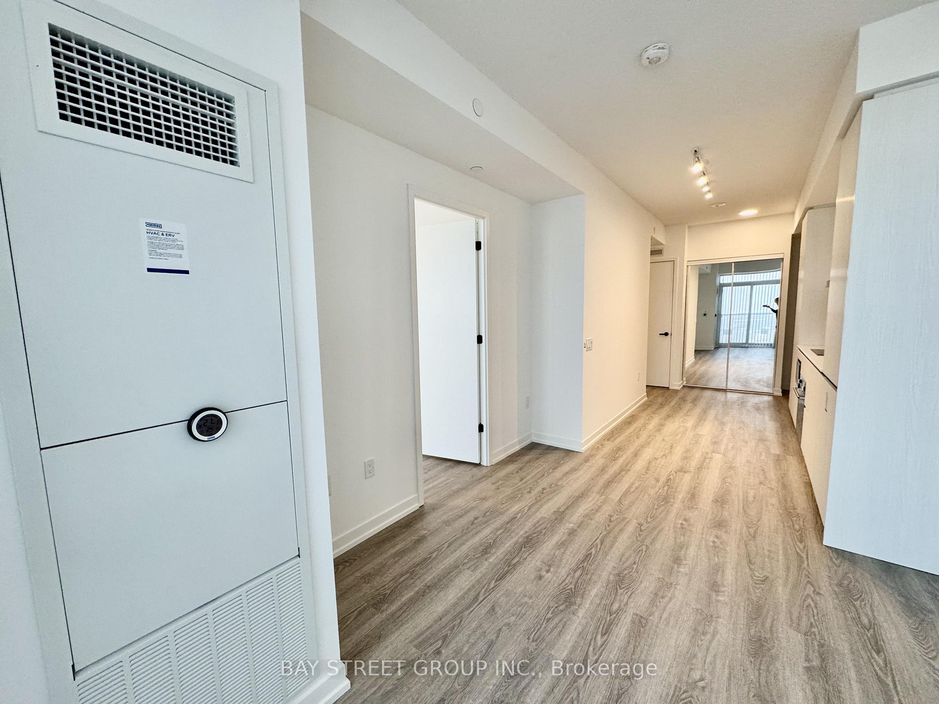 Photo 17 of Unit 1007, 8 Interchange Way, Vaughan, Vaughan Corporate Centre — HOMEH