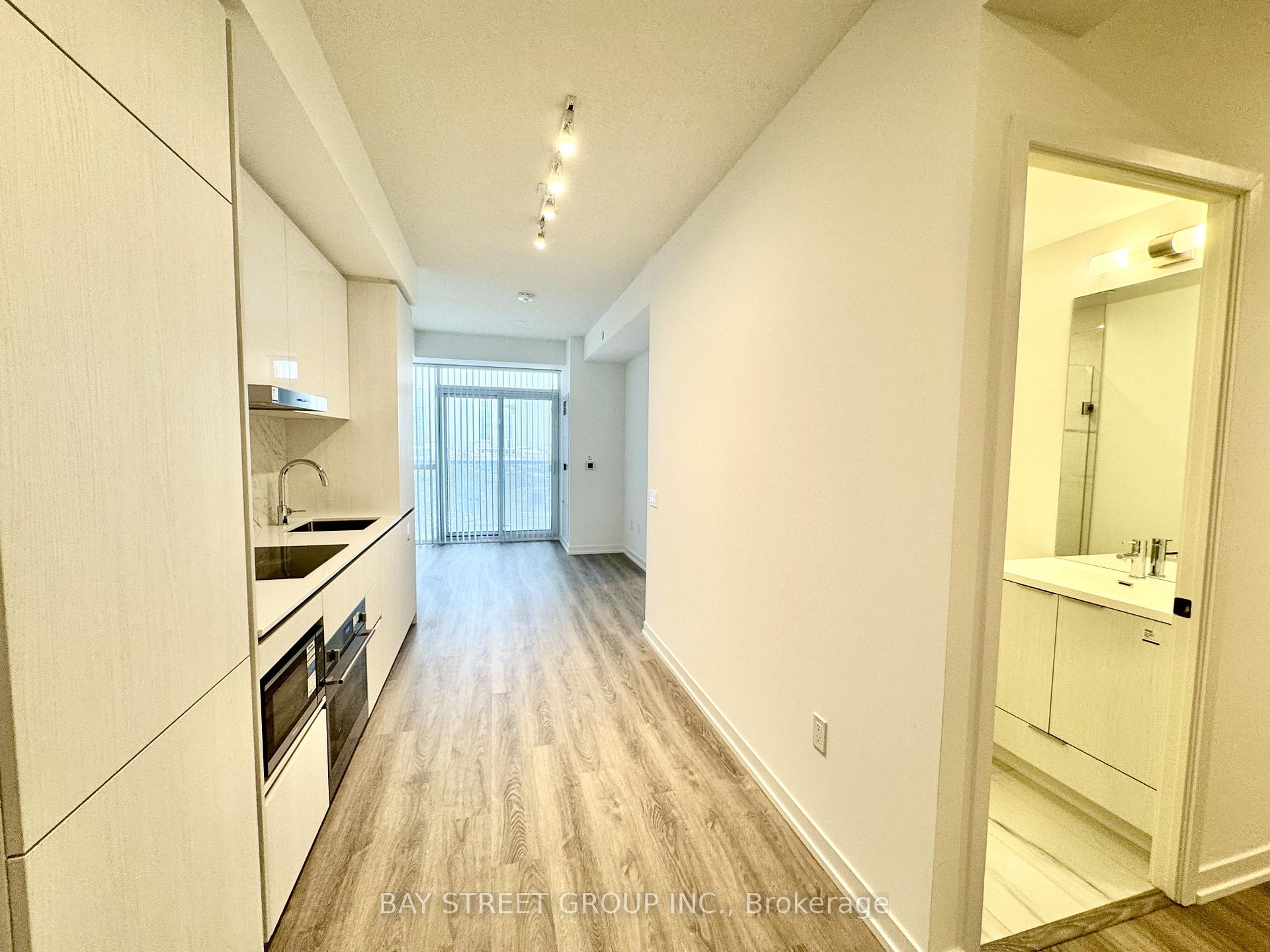 Photo 27 of Unit 1007, 8 Interchange Way, Vaughan, Vaughan Corporate Centre — HOMEH