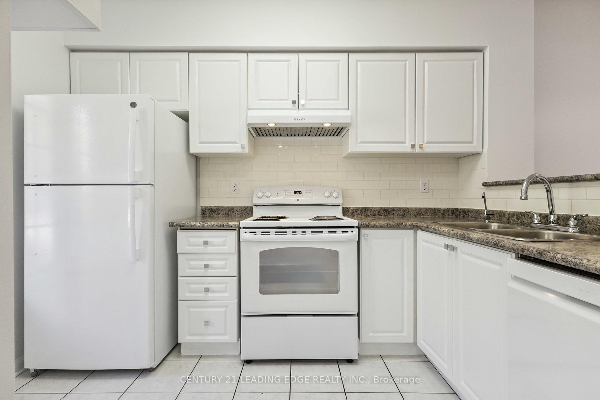 Photo 4 of Unit 8, 6 St Moritz Way N, Markham, Unionville — HOMEH