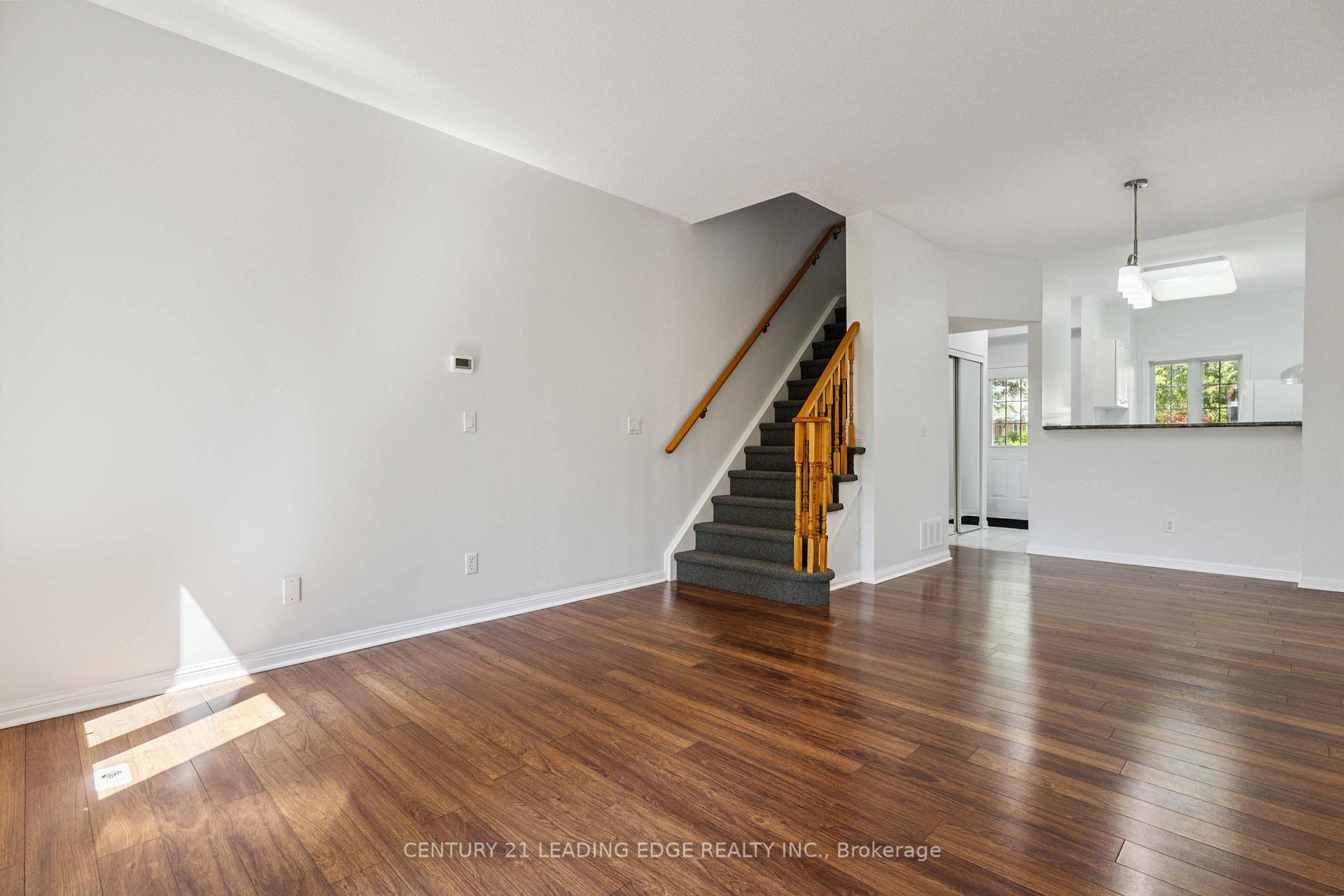 Photo 7 of Unit 8, 6 St Moritz Way N, Markham, Unionville — HOMEH