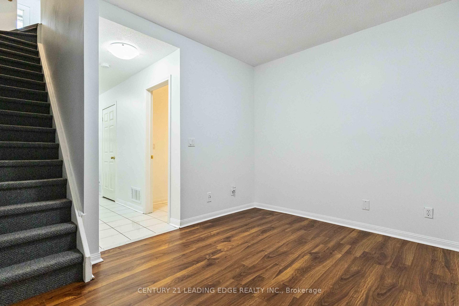 Photo 9 of Unit 8, 6 St Moritz Way N, Markham, Unionville — HOMEH