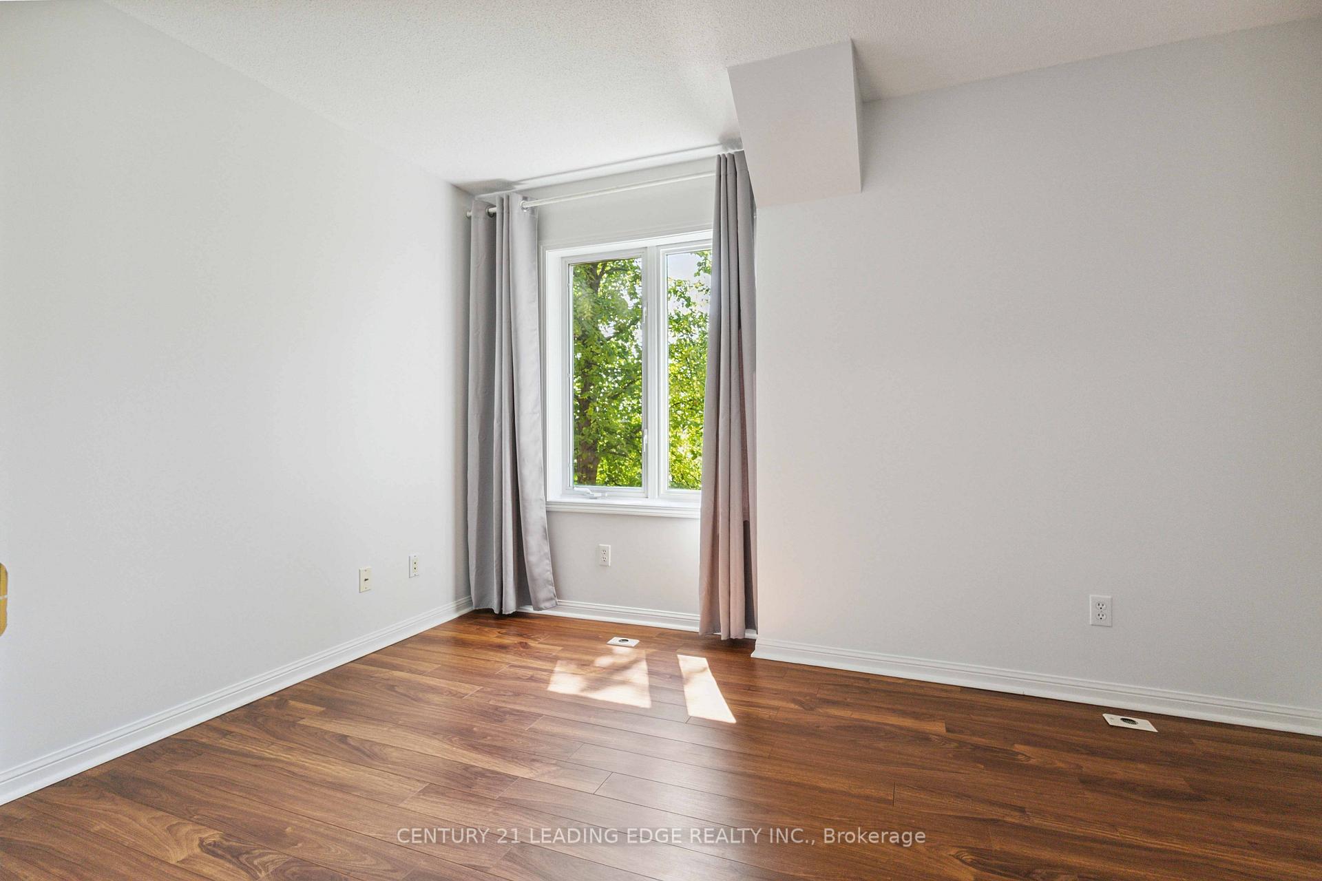 Photo 17 of Unit 8, 6 St Moritz Way N, Markham, Unionville — HOMEH