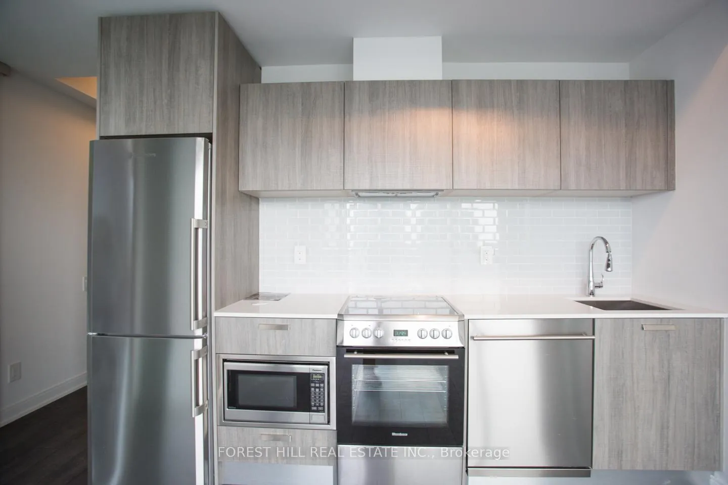 Photo 4 of Unit 3301, 50 Charles Street E, Toronto, Church-Yonge Corridor — HOMEH