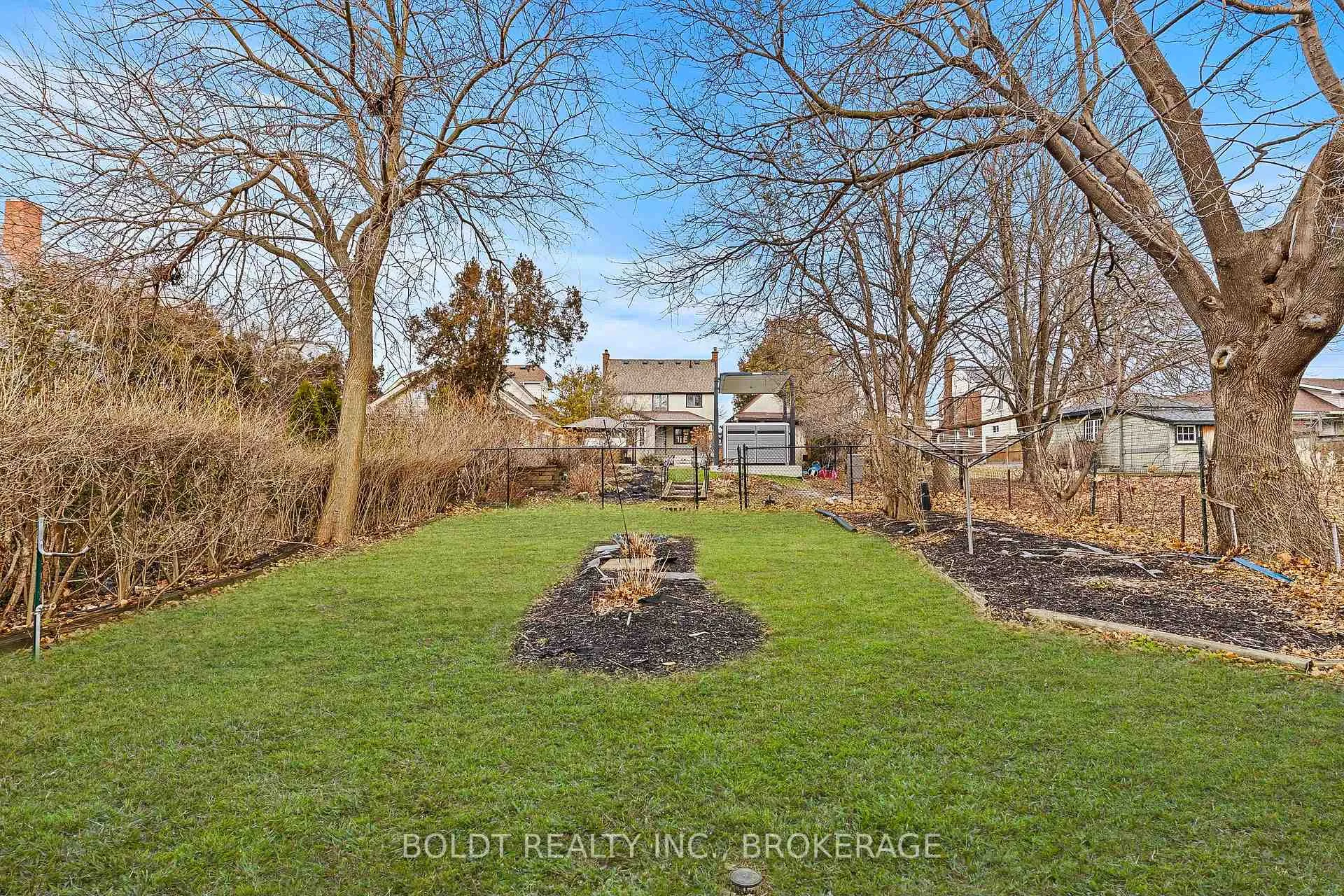 Photo 36 of 322 Queenston Street, St. Catharines, Oakdale — HOMEH