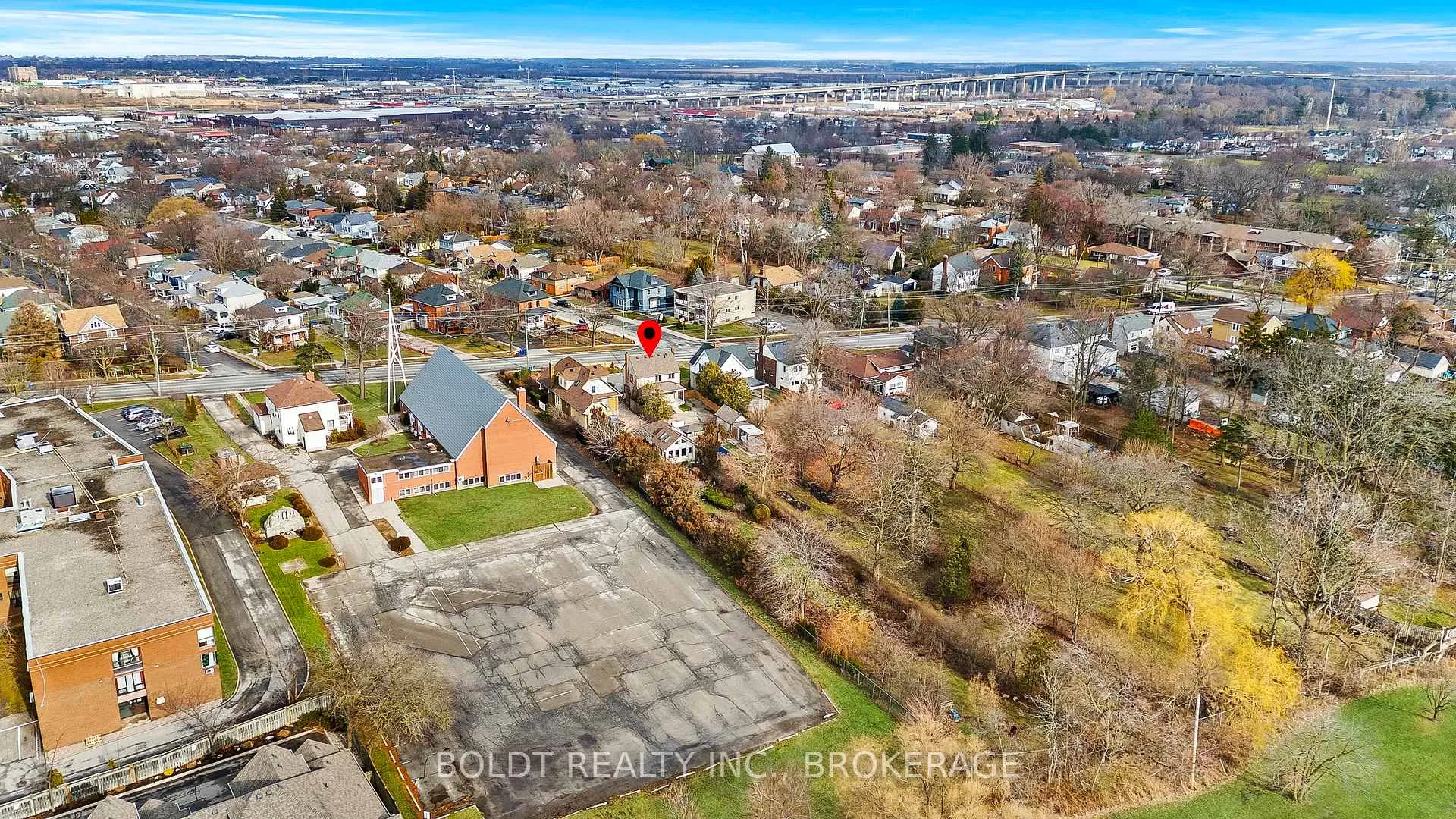Photo 41 of 322 Queenston Street, St. Catharines, Oakdale — HOMEH