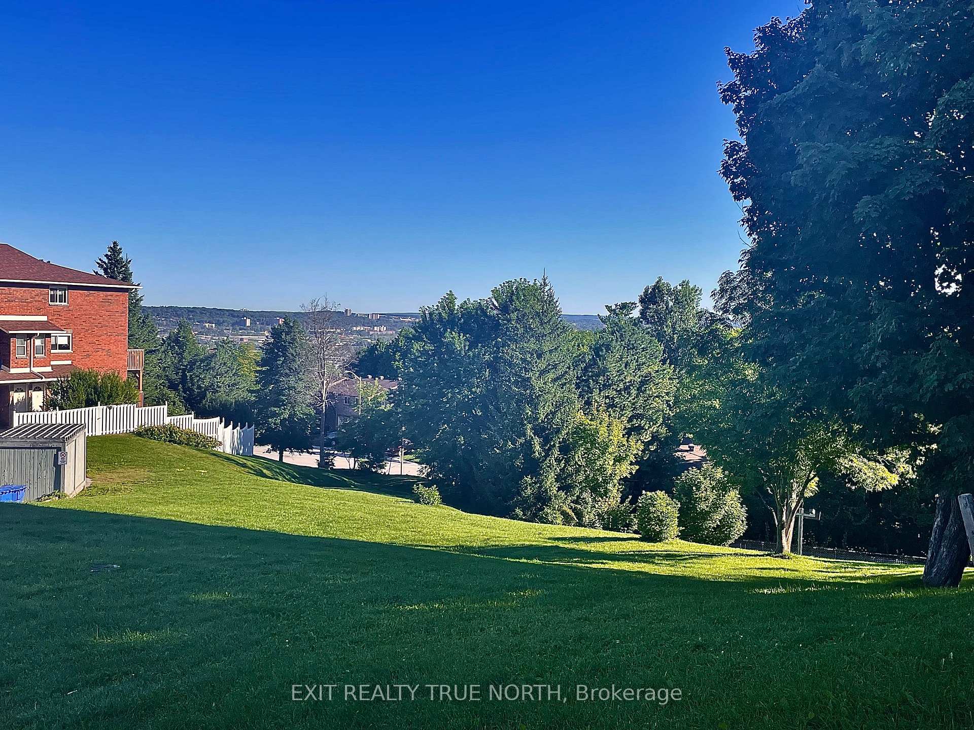 Photo 3 of Unit 1, 30 Loggers Run, Barrie, Ardagh — HOMEH