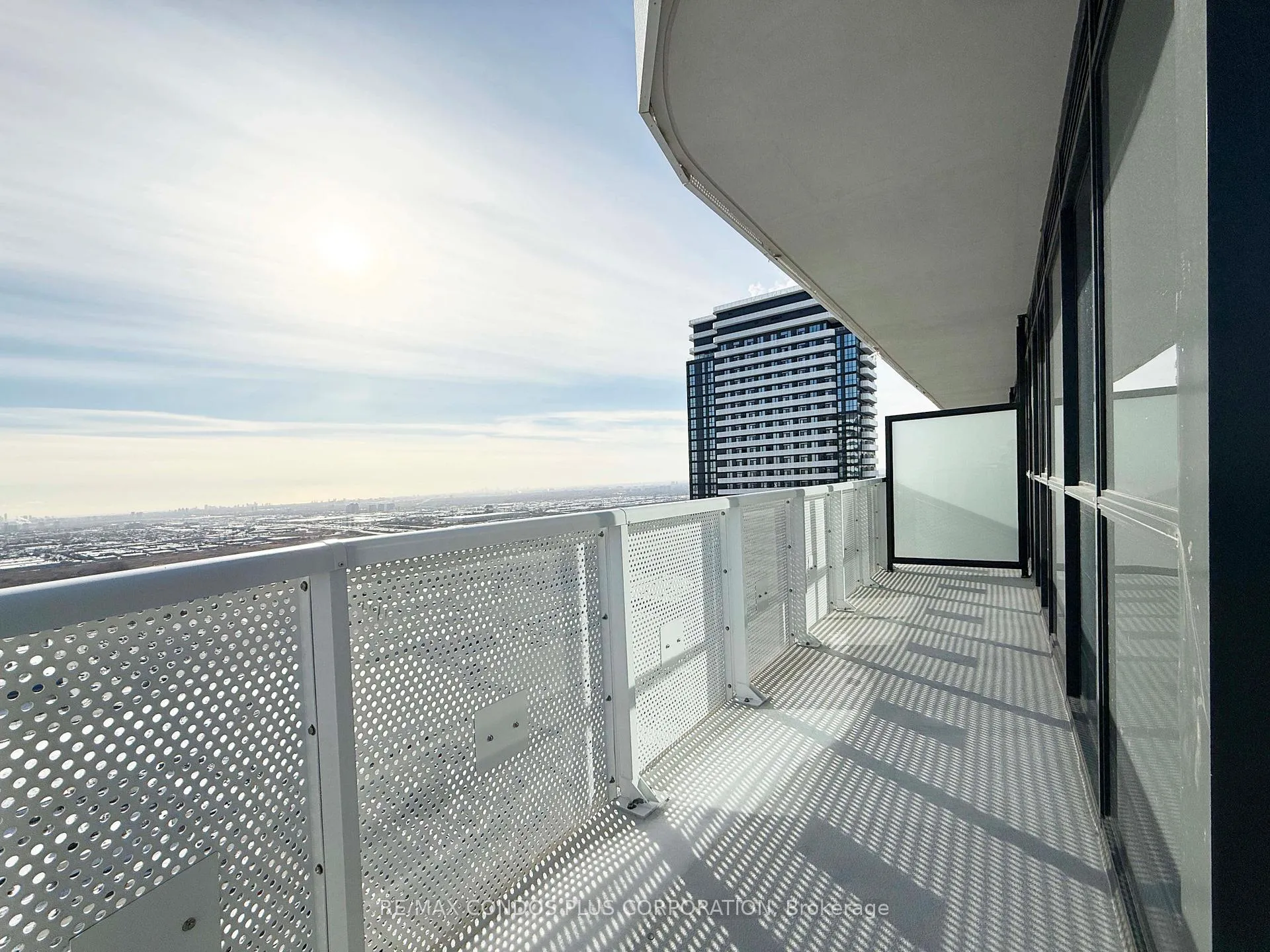 Photo 7 of Unit 3909, 8 Interchange Way, Vaughan, Vaughan Corporate Centre — HOMEH