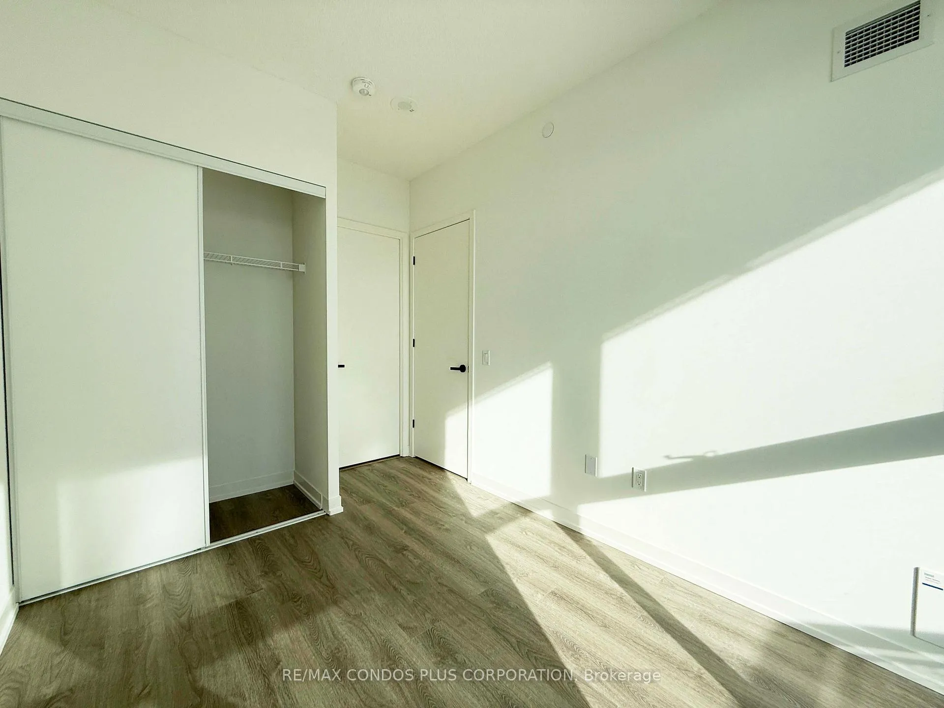 Photo 9 of Unit 3909, 8 Interchange Way, Vaughan, Vaughan Corporate Centre — HOMEH