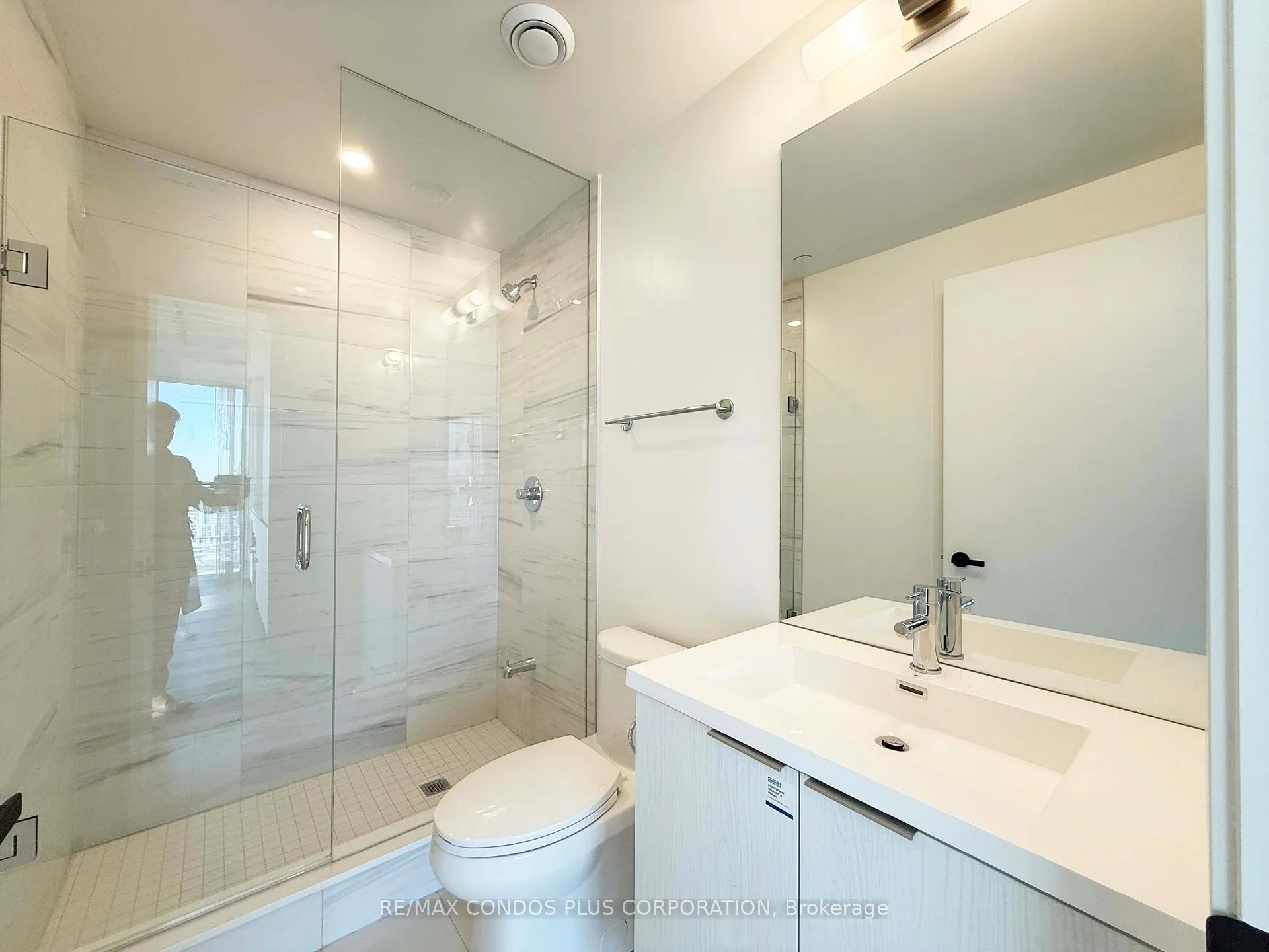 Photo 10 of Unit 3909, 8 Interchange Way, Vaughan, Vaughan Corporate Centre — HOMEH