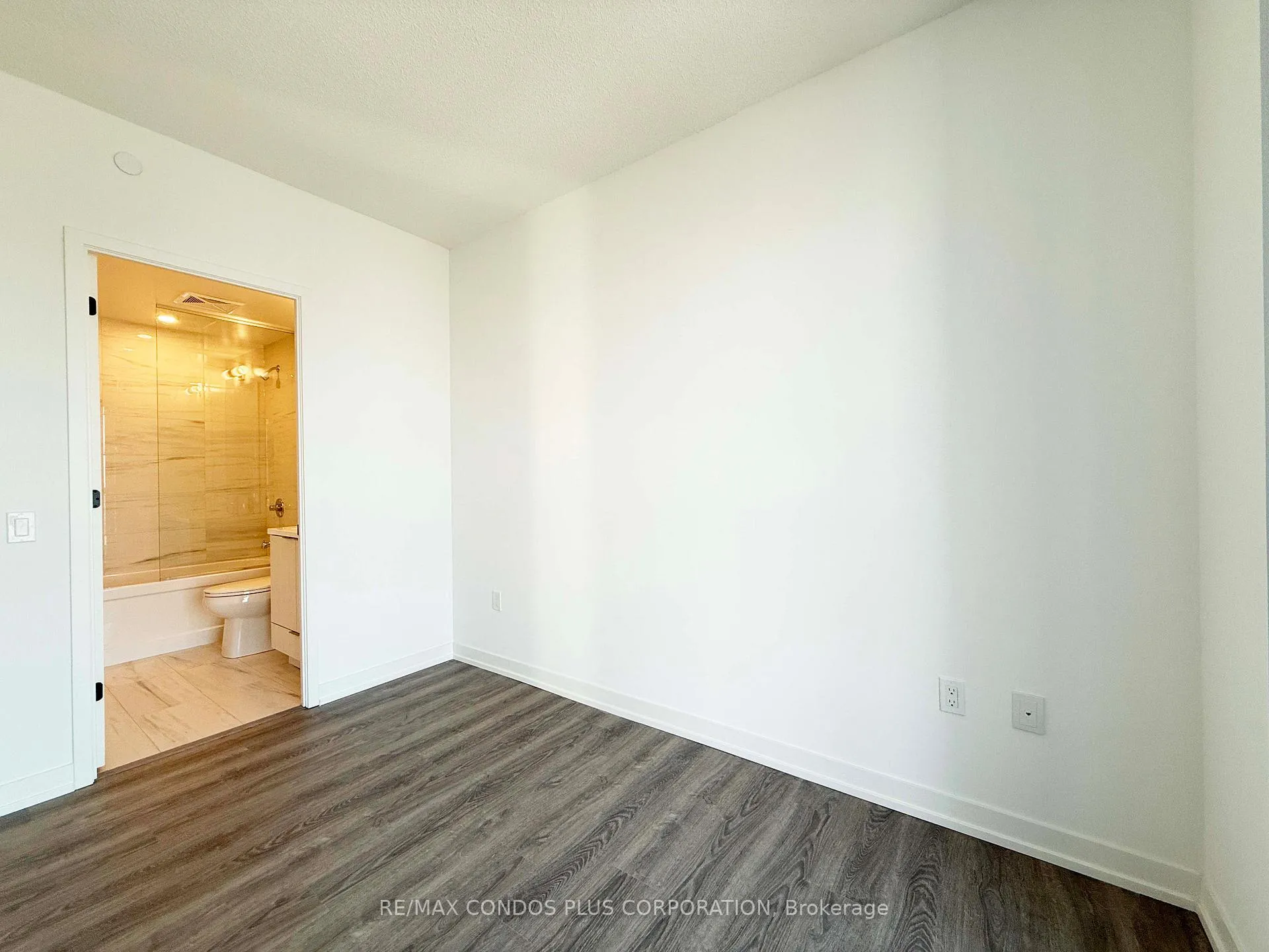 Photo 12 of Unit 3909, 8 Interchange Way, Vaughan, Vaughan Corporate Centre — HOMEH