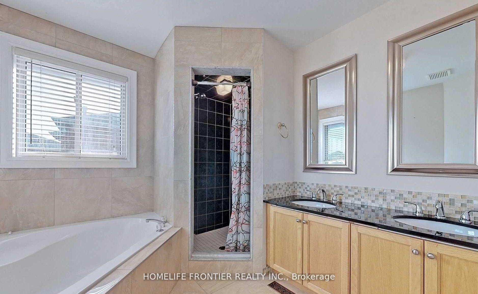 Photo 8 of 82 Grace Crescent, Barrie, Painswick South — HOMEH