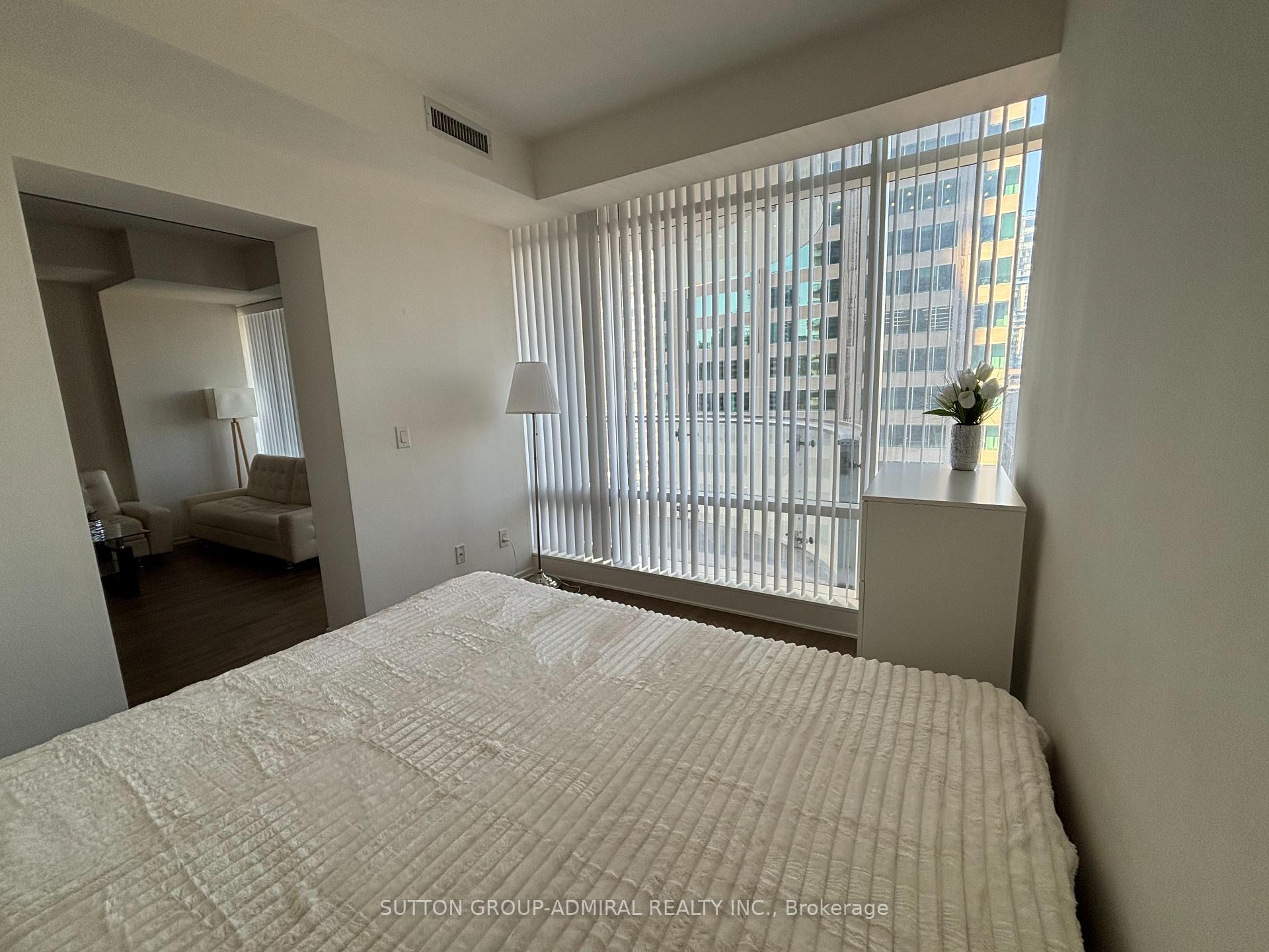 Photo 16 of Unit 1012, 1 Bloor Street E, Toronto, Church-Yonge Corridor — HOMEH