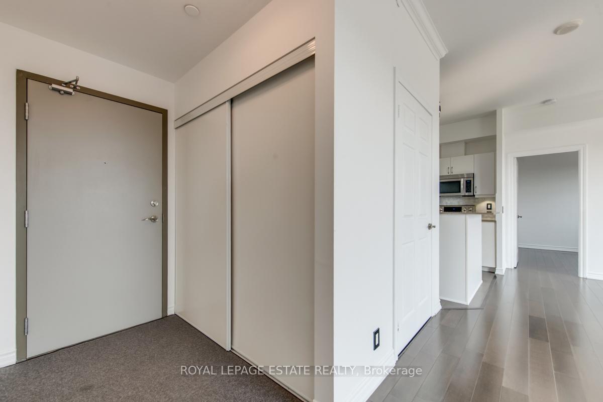 Photo 3 of Unit 905, 280 Donlands Avenue, Toronto, Danforth Village-East York — HOMEH