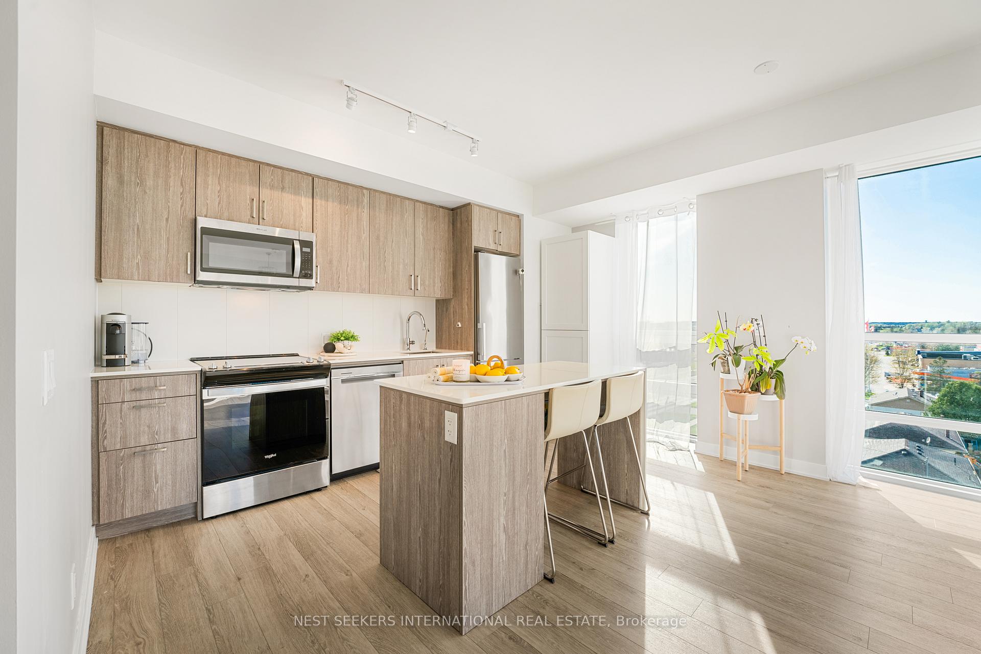 Photo 3 of Unit 424, 681 Yonge Street, Barrie, Painswick South — HOMEH
