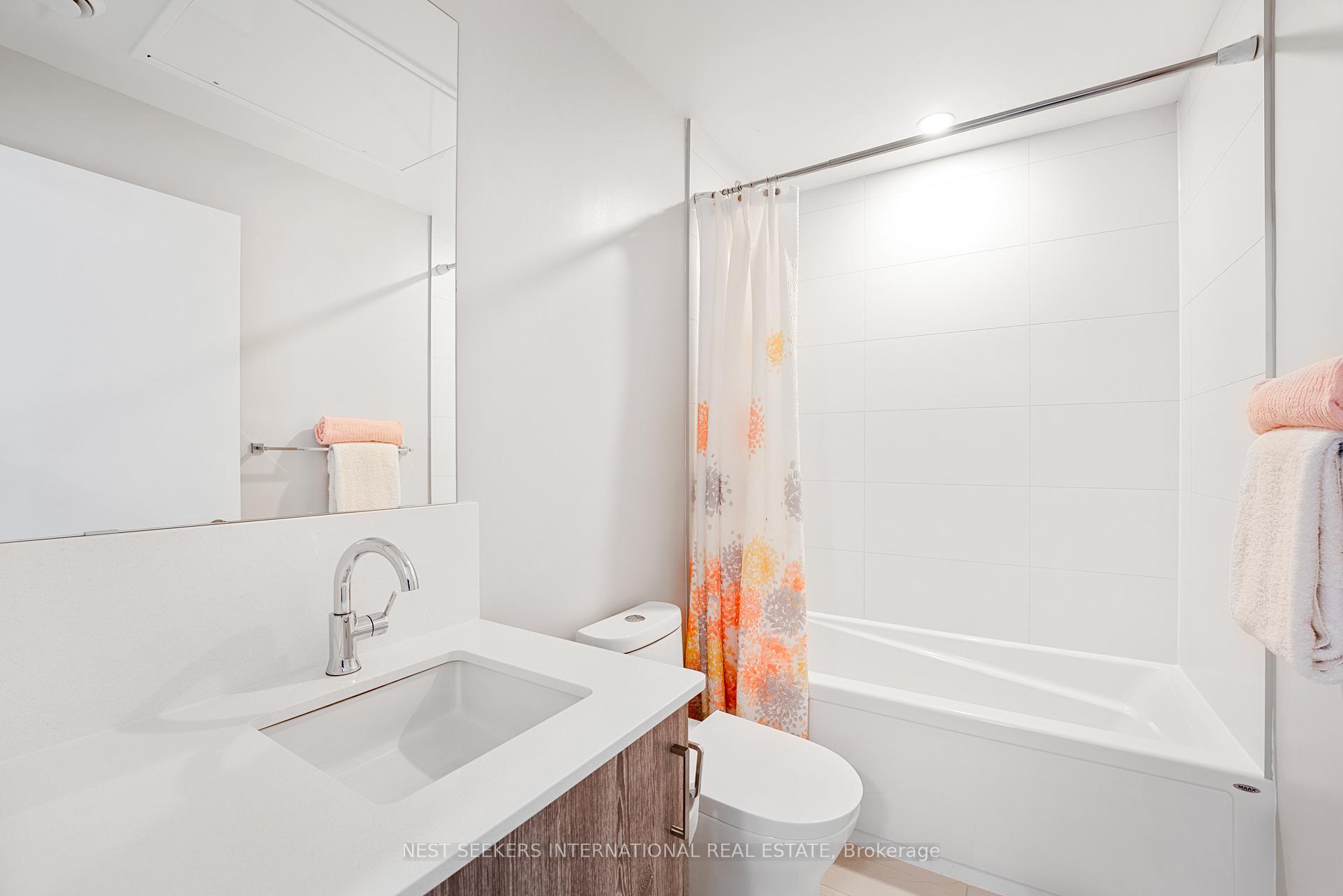 Photo 4 of Unit 424, 681 Yonge Street, Barrie, Painswick South — HOMEH