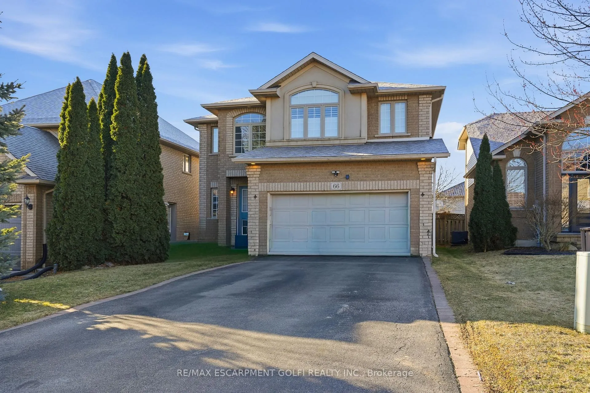 Photo 2 of 66 Suffolk Street, Hamilton, Meadowlands — HOMEH