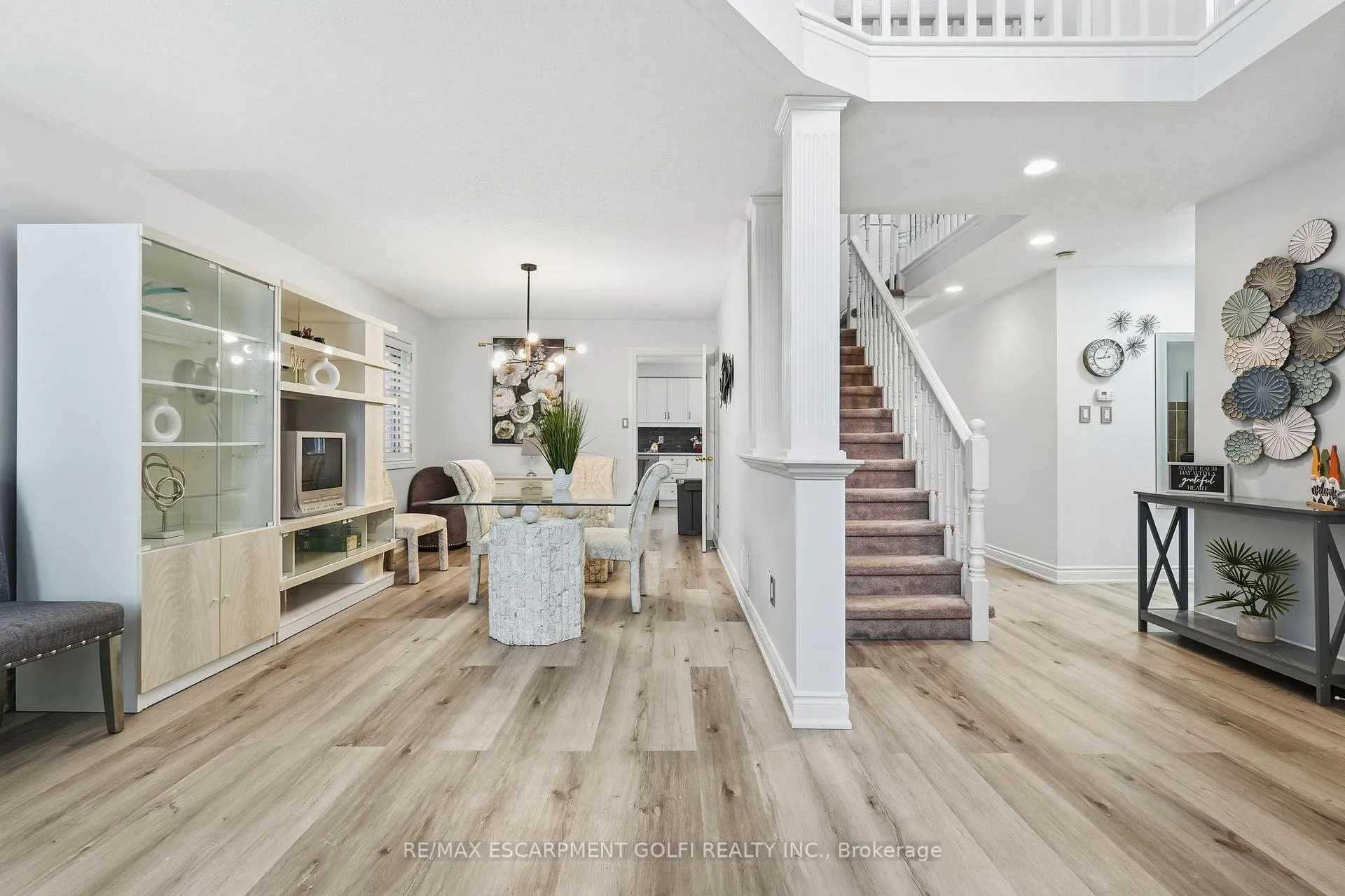 Photo 4 of 66 Suffolk Street, Hamilton, Meadowlands — HOMEH