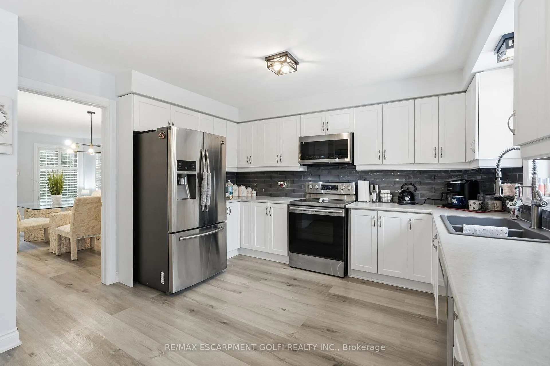 Photo 9 of 66 Suffolk Street, Hamilton, Meadowlands — HOMEH