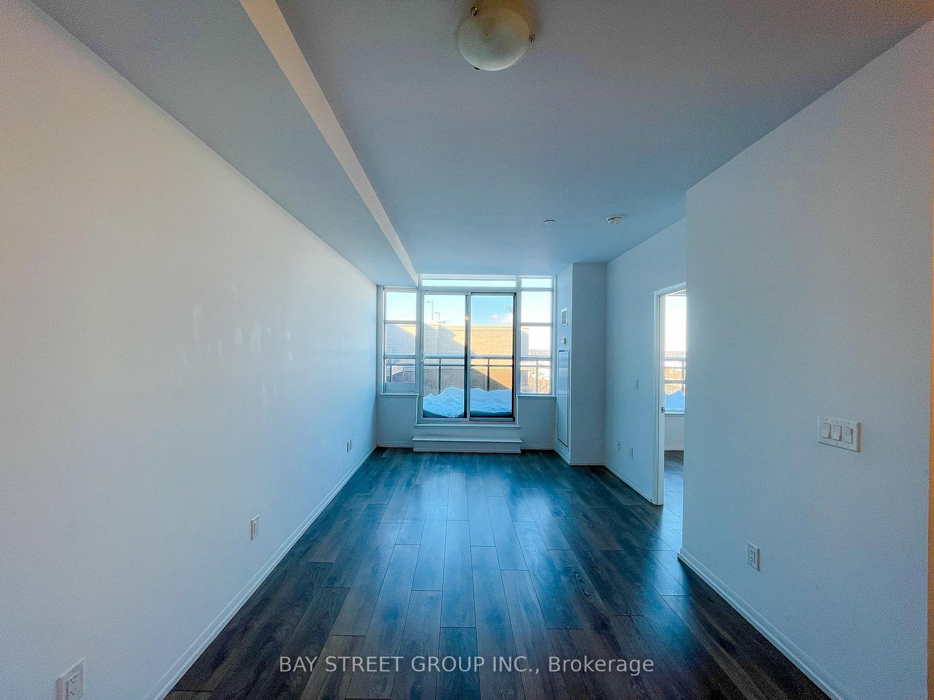 Photo 6 of Unit 702, 540 Bur Oak Avenue, Markham, Berczy — HOMEH