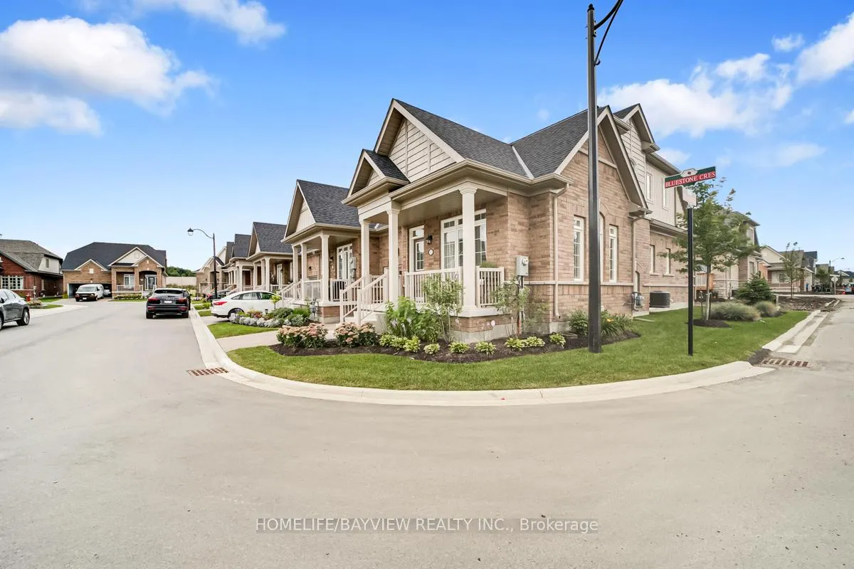 Photo 4 of 52 Bluestone Crescent, Brampton, Sandringham-Wellington — HOMEH