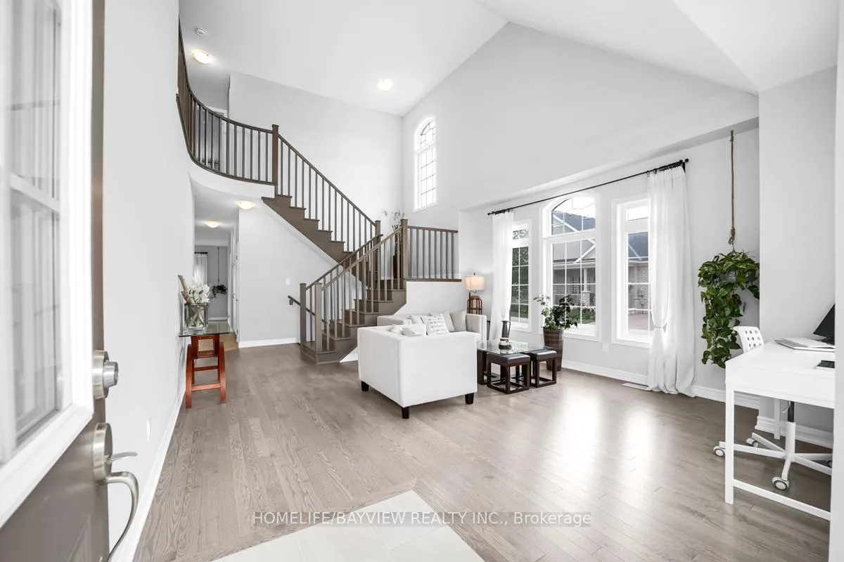 Photo 5 of 52 Bluestone Crescent, Brampton, Sandringham-Wellington — HOMEH