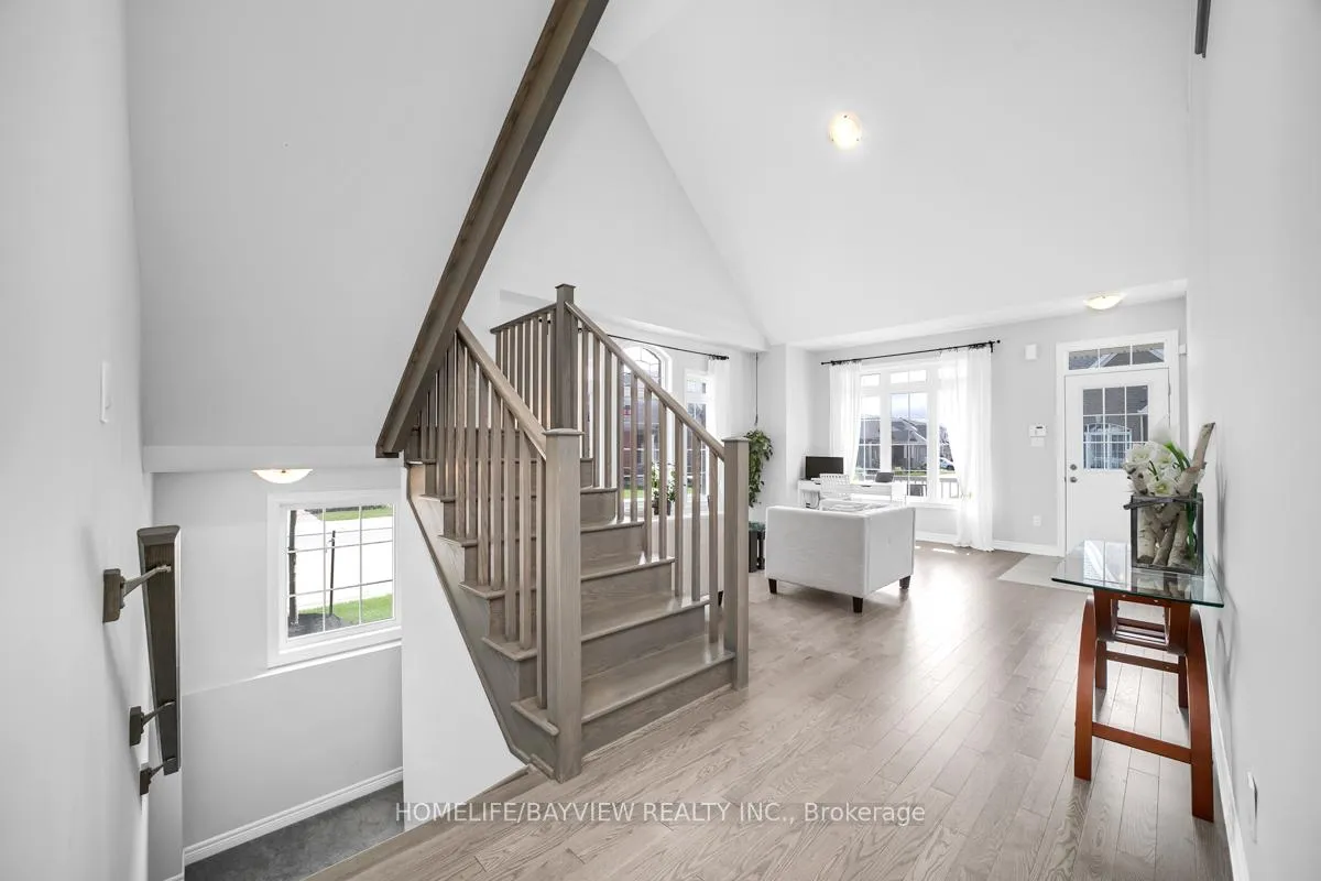 Photo 9 of 52 Bluestone Crescent, Brampton, Sandringham-Wellington — HOMEH