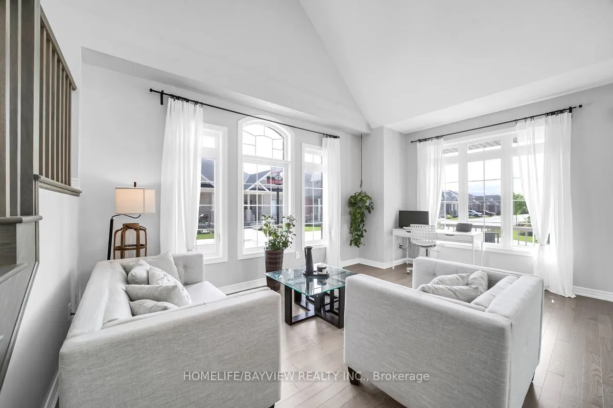 Photo 10 of 52 Bluestone Crescent, Brampton, Sandringham-Wellington — HOMEH