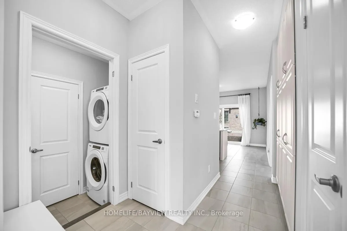 Photo 14 of 52 Bluestone Crescent, Brampton, Sandringham-Wellington — HOMEH