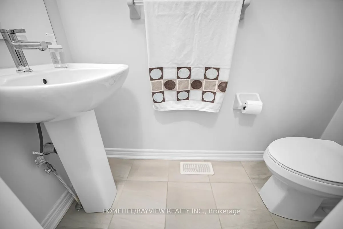 Photo 15 of 52 Bluestone Crescent, Brampton, Sandringham-Wellington — HOMEH