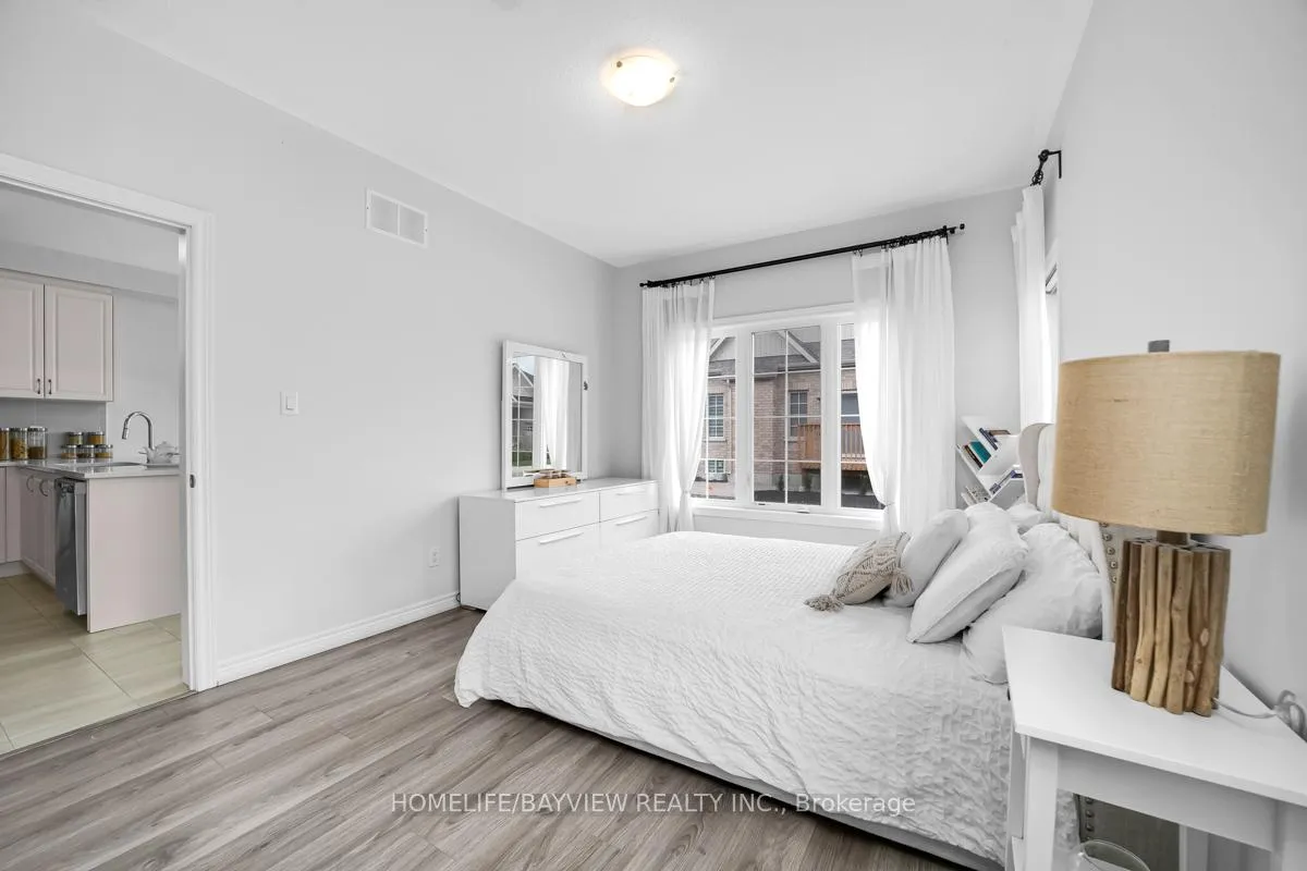 Photo 26 of 52 Bluestone Crescent, Brampton, Sandringham-Wellington — HOMEH
