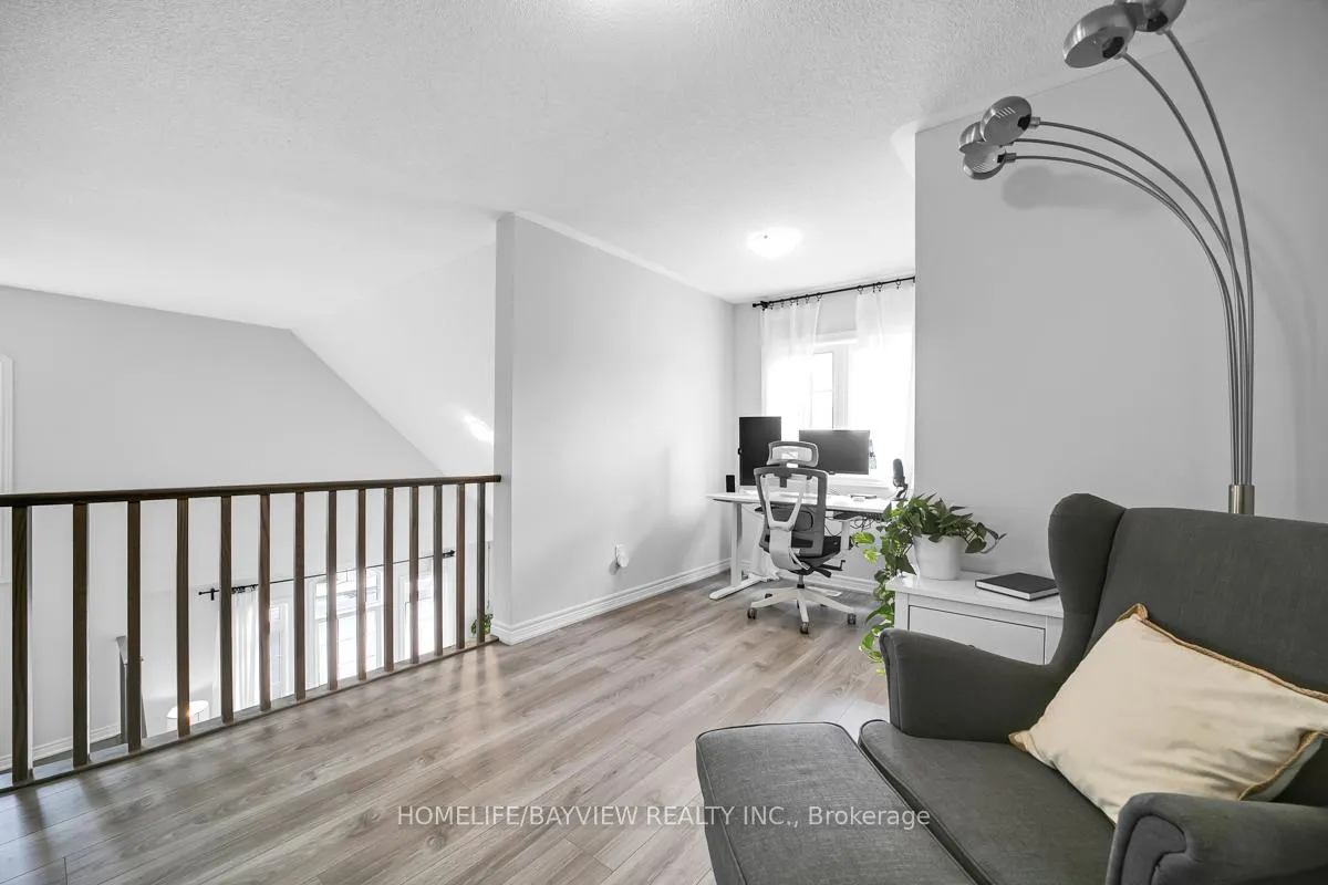 Photo 32 of 52 Bluestone Crescent, Brampton, Sandringham-Wellington — HOMEH
