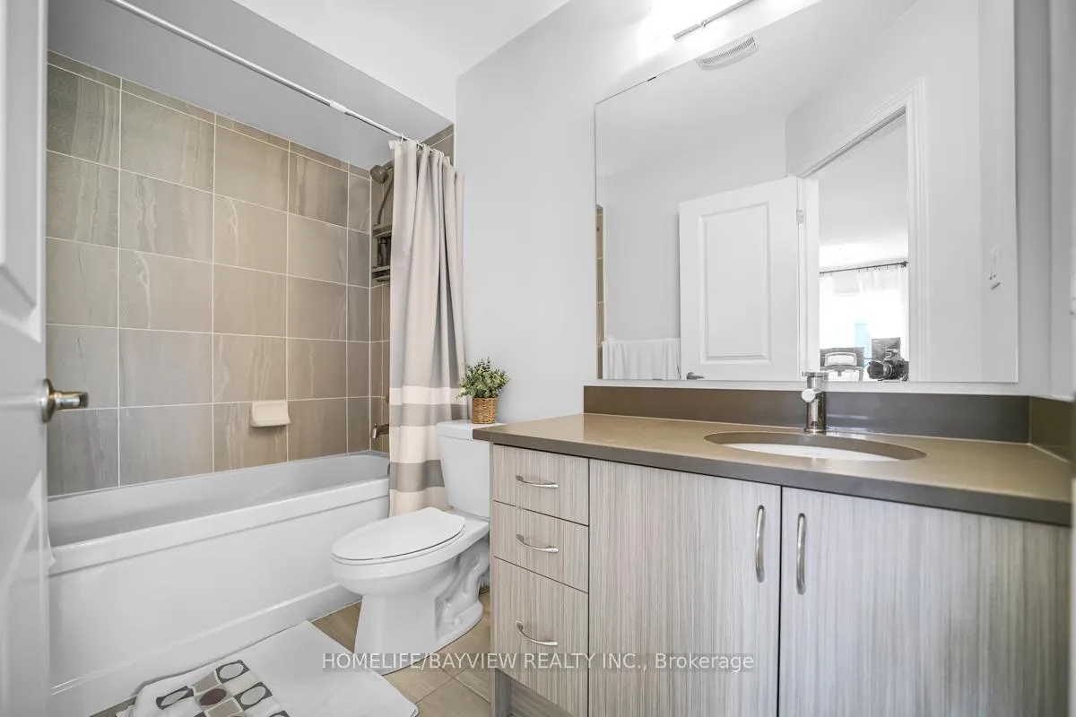 Photo 34 of 52 Bluestone Crescent, Brampton, Sandringham-Wellington — HOMEH