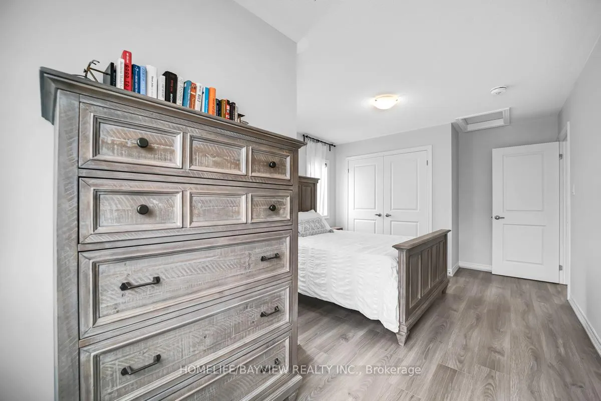Photo 37 of 52 Bluestone Crescent, Brampton, Sandringham-Wellington — HOMEH