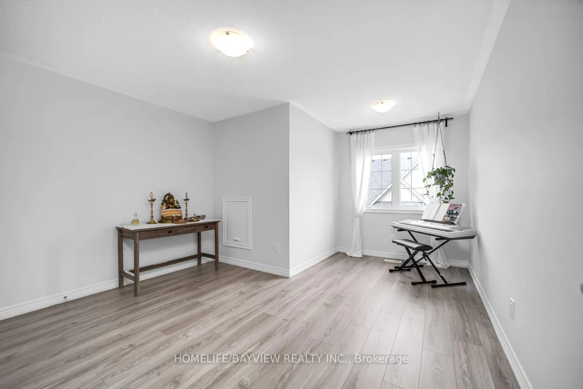 Photo 39 of 52 Bluestone Crescent, Brampton, Sandringham-Wellington — HOMEH