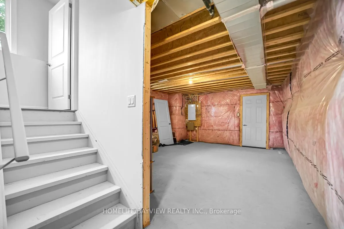 Photo 43 of 52 Bluestone Crescent, Brampton, Sandringham-Wellington — HOMEH
