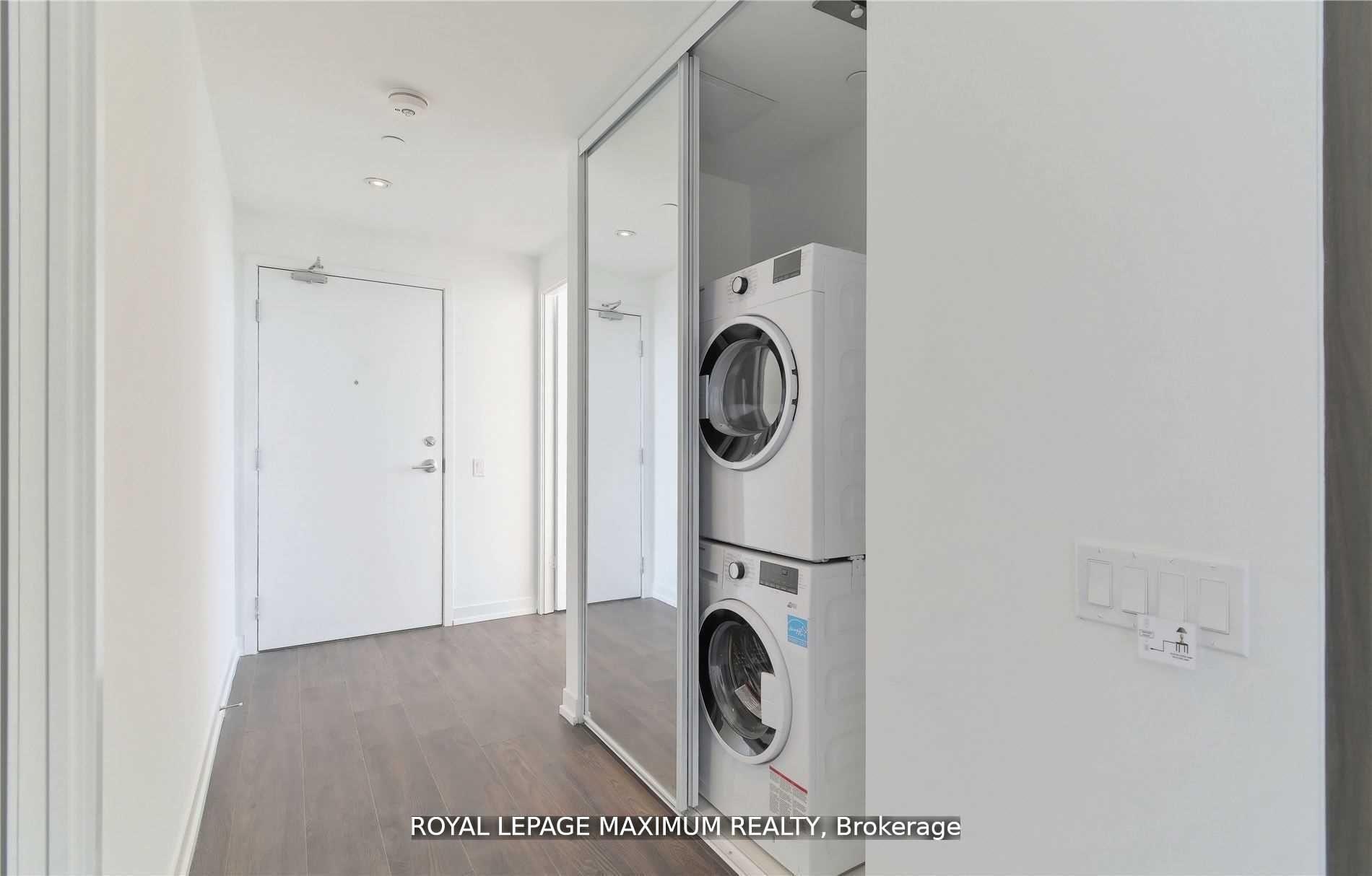 Photo 4 of Unit Ph10, 898 Portage Parkway, Vaughan, Vaughan Corporate Centre — HOMEH