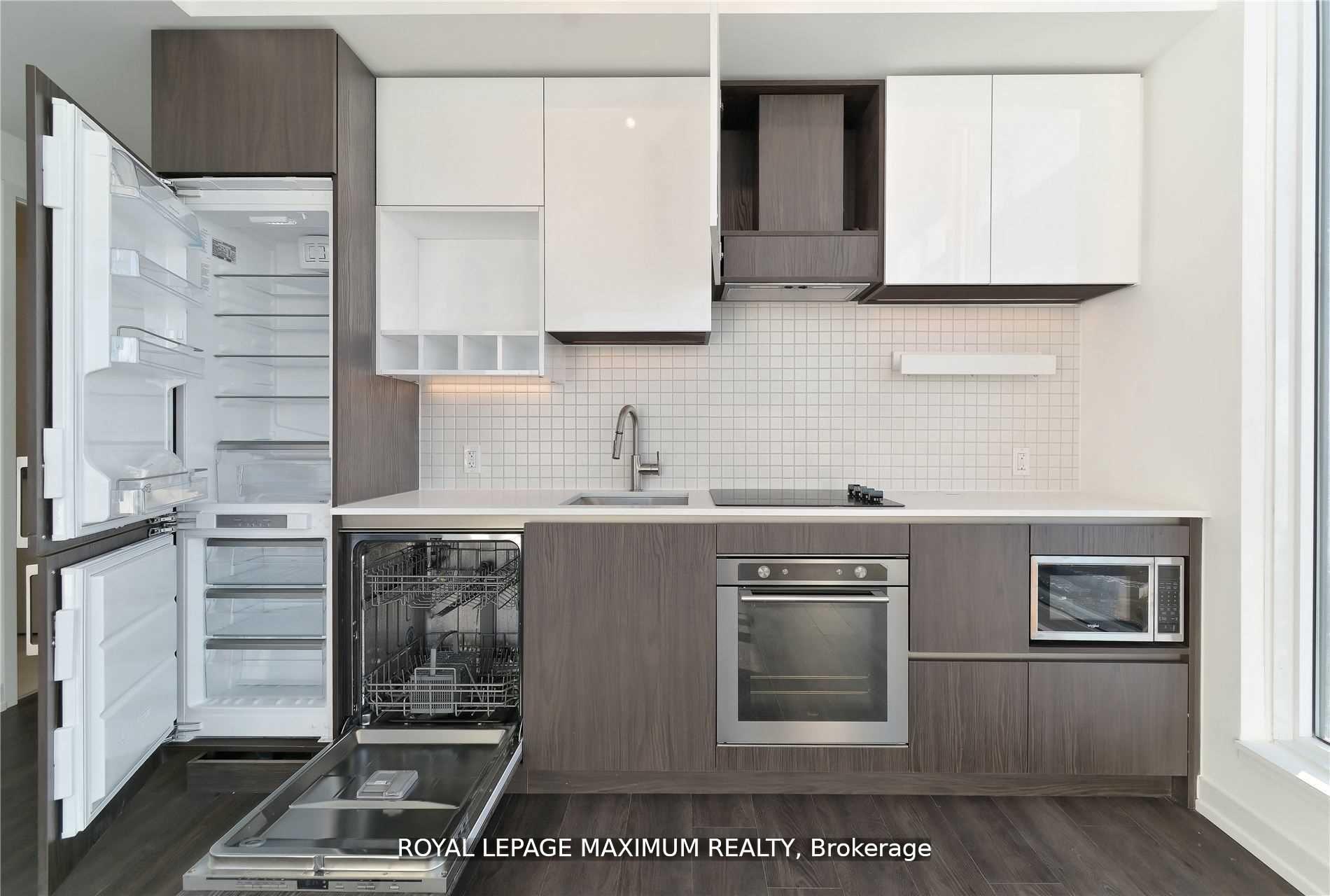 Photo 8 of Unit Ph10, 898 Portage Parkway, Vaughan, Vaughan Corporate Centre — HOMEH