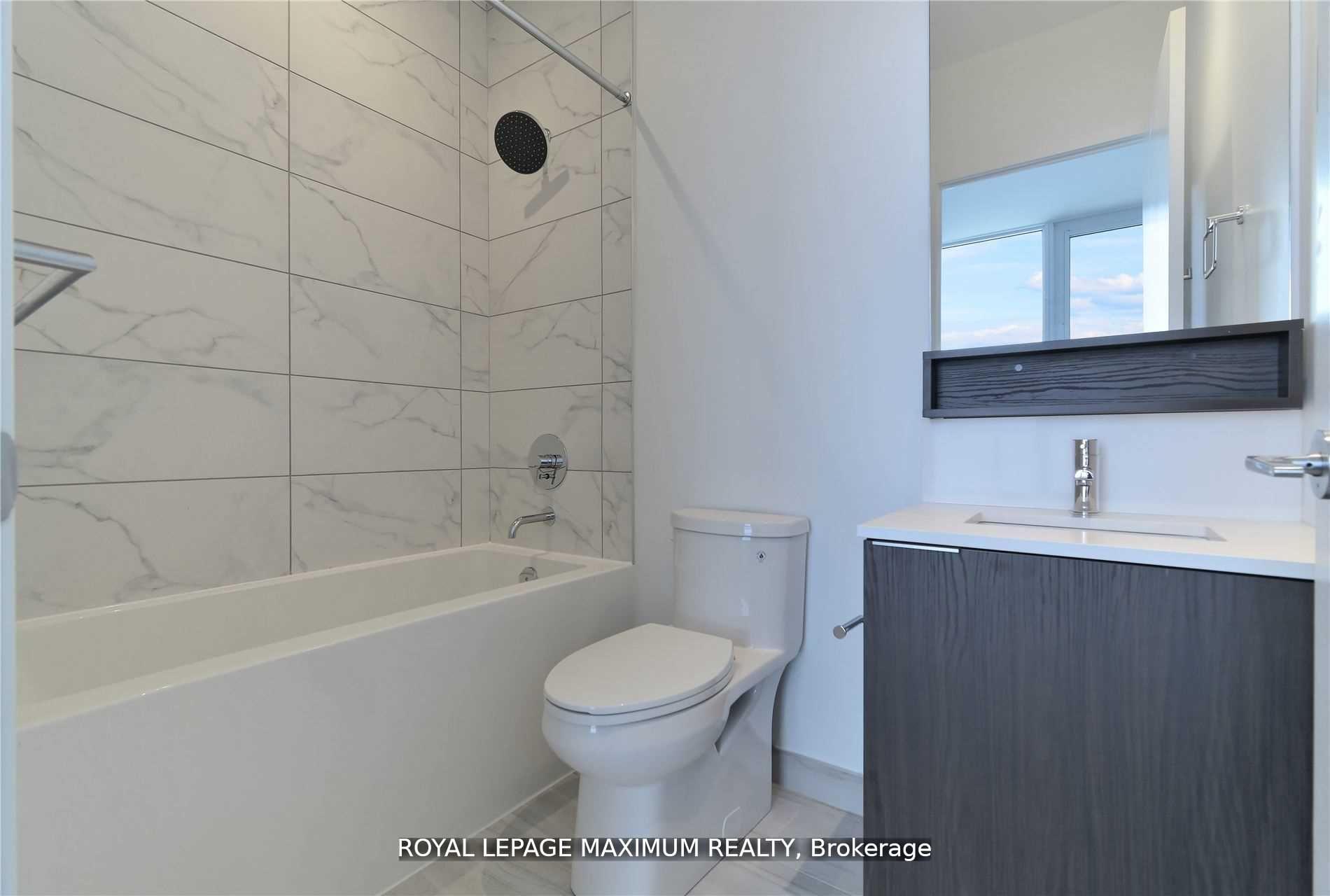 Photo 16 of Unit Ph10, 898 Portage Parkway, Vaughan, Vaughan Corporate Centre — HOMEH
