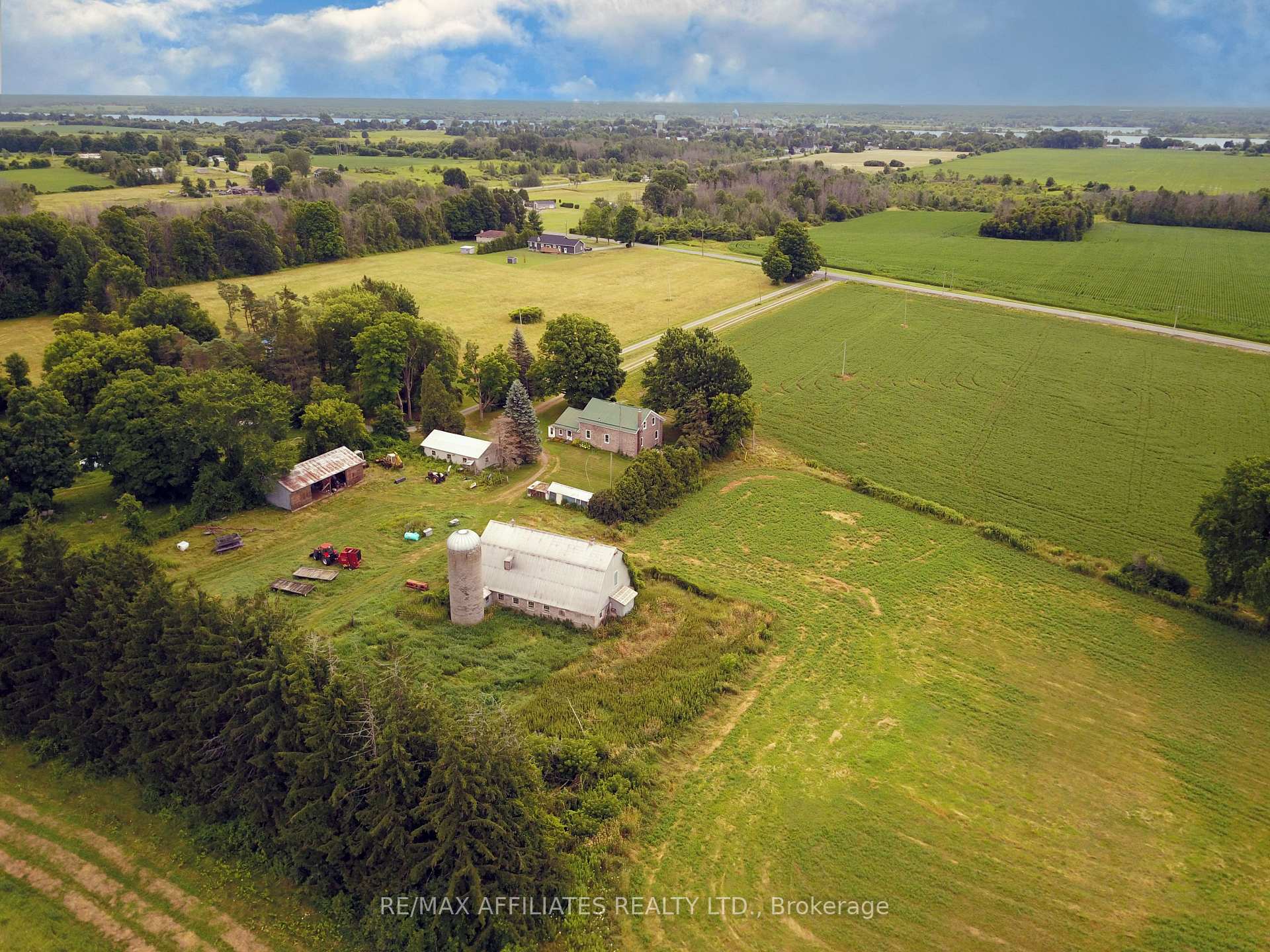 Photo 3 of 814 Scott Road, Edwardsburgh/Cardinal, Edwardsburgh/Cardinal Twp — HOMEH