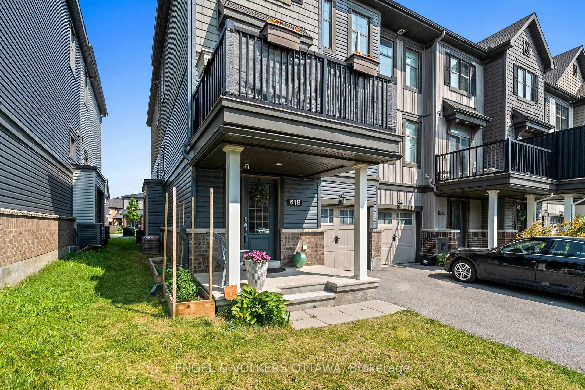 Photo 2 of 618 Lauraleaf Crescent, Ottawa, Barrhaven - Half Moon Bay — HOMEH