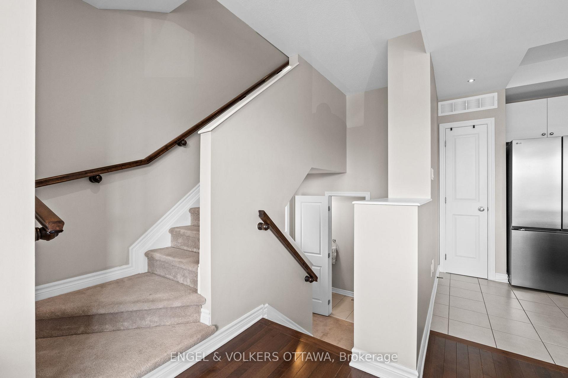 Photo 7 of 618 Lauraleaf Crescent, Ottawa, Barrhaven - Half Moon Bay — HOMEH