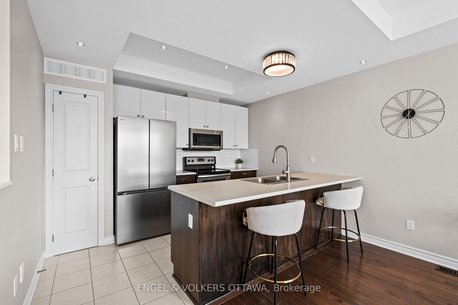 Photo 9 of 618 Lauraleaf Crescent, Ottawa, Barrhaven - Half Moon Bay — HOMEH