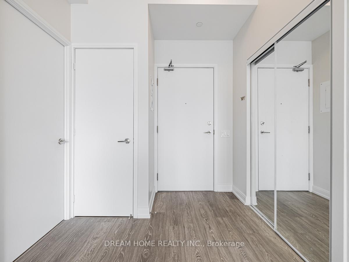 Front of Unit 1206, 181 Dundas Street E