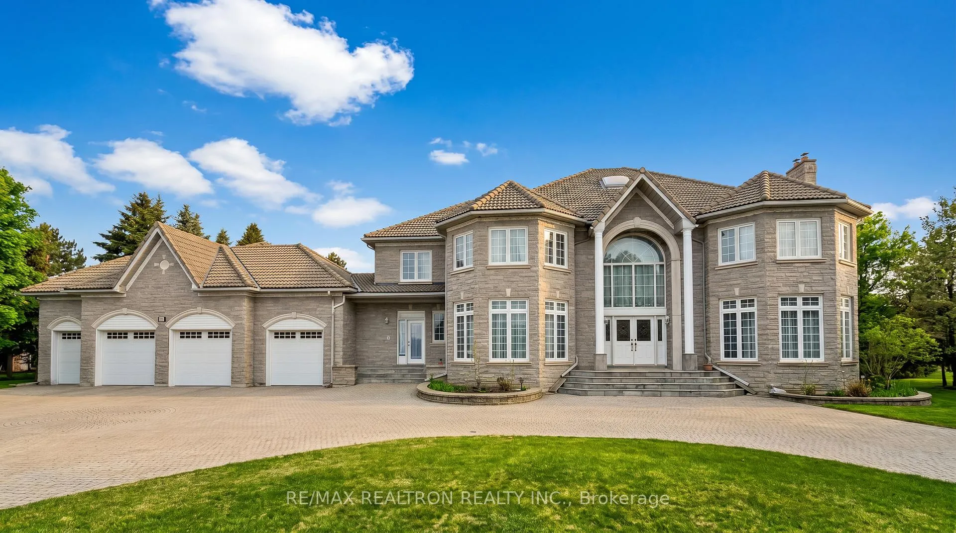 Front of 23 Kensington Drive