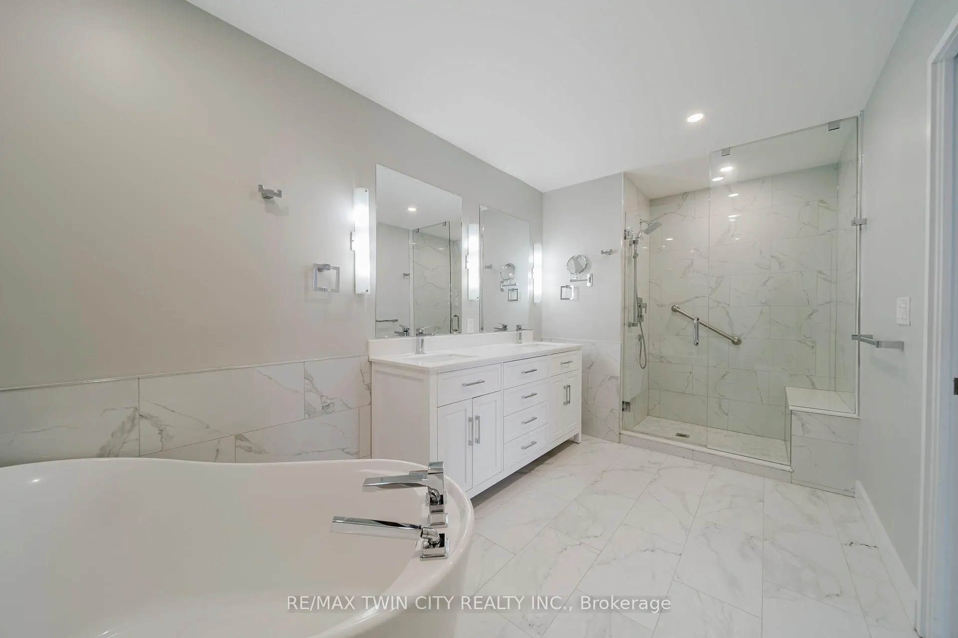 Photo 20 of Unit 1306, 191 King Street S, Waterloo — HOMEH