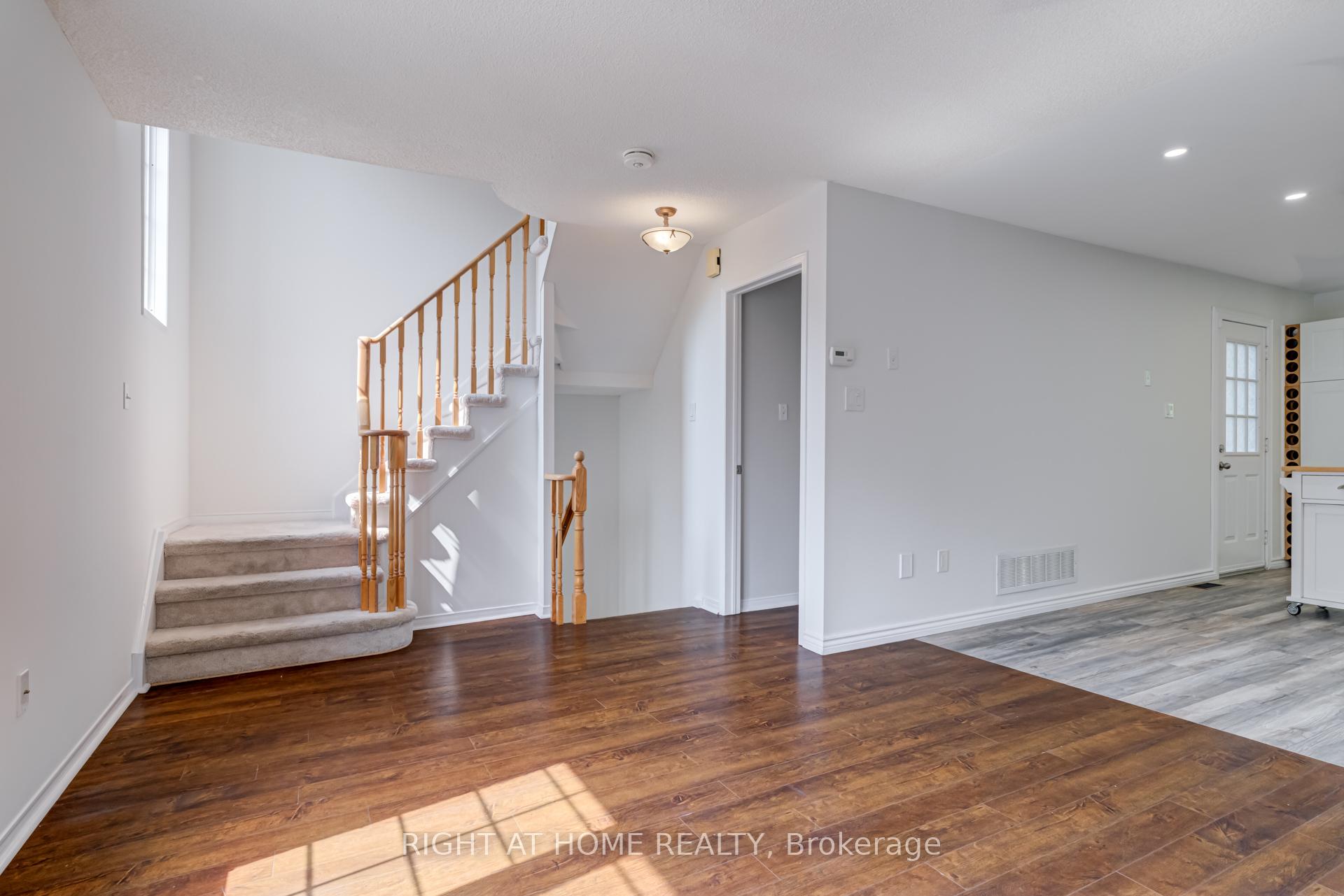 Photo 4 of Unit 22, 1735 Walnut Lane, Pickering, Town Centre — HOMEH