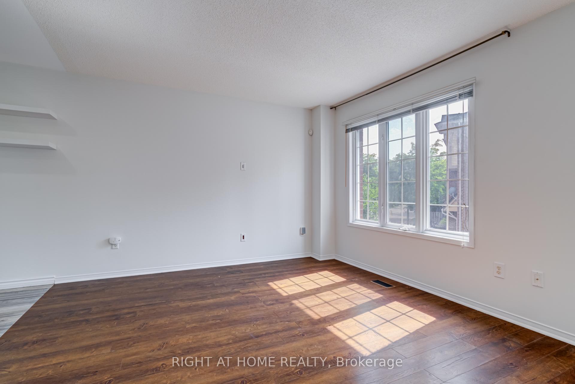 Photo 5 of Unit 22, 1735 Walnut Lane, Pickering, Town Centre — HOMEH
