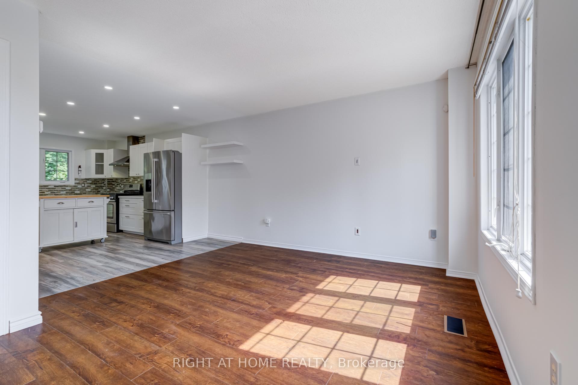 Photo 6 of Unit 22, 1735 Walnut Lane, Pickering, Town Centre — HOMEH